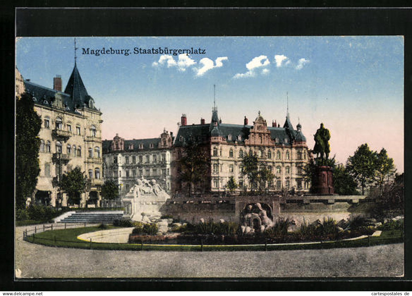 AK Magdeburg, Staatsbürgerplatz Mit Denkmal  - Magdeburg