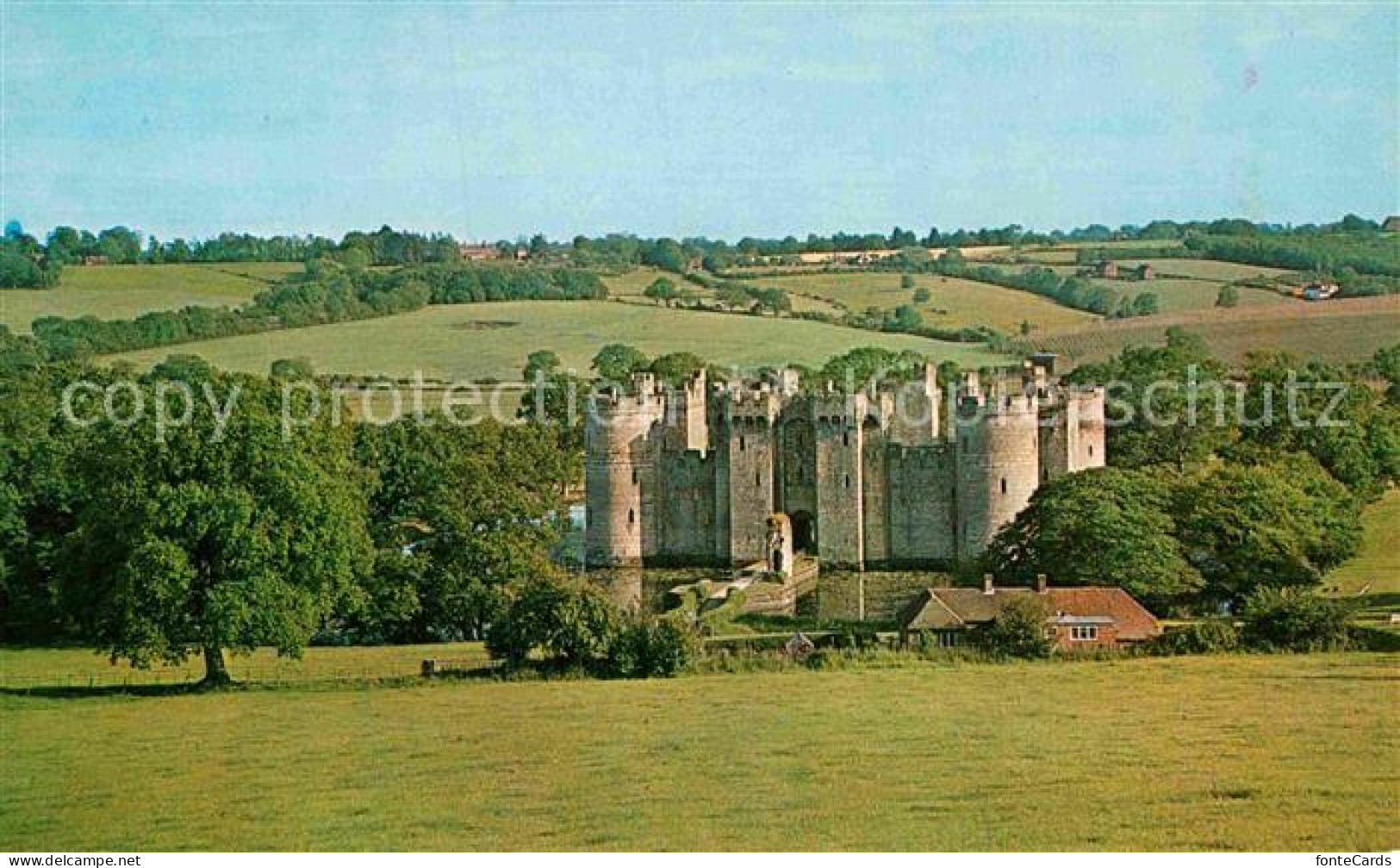 72899208 Bodiam Castle Schlosspartie Bodiam Castle - Altri & Non Classificati