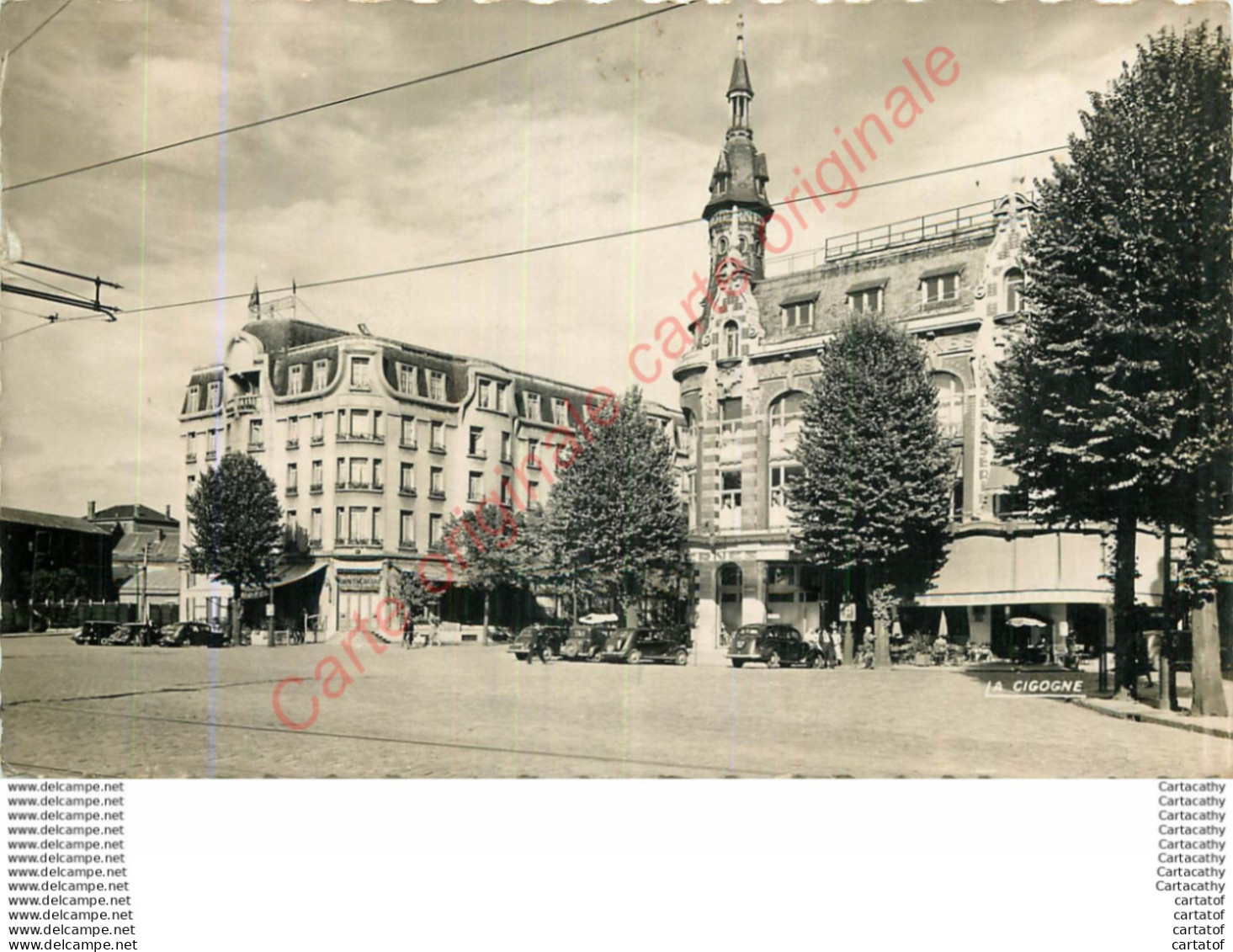 59.   VALENCIENNES . Place De La Gare . - Valenciennes