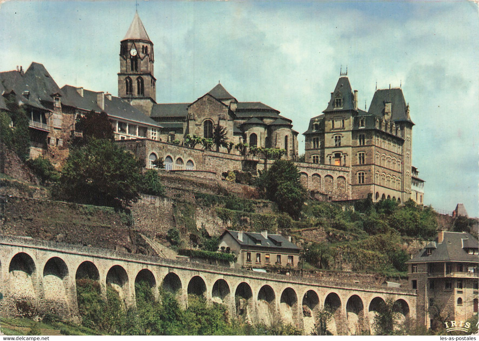 19  UZERCHE L EGLISE SAINT PIERRE  - Uzerche