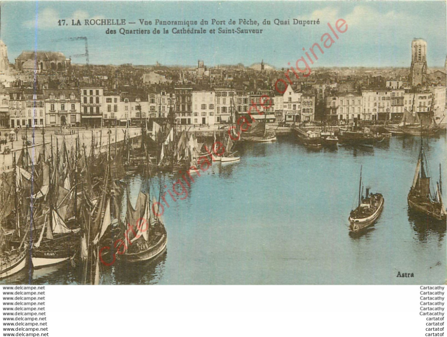 17.  LA ROCHELLE .  Vue Panoramique Du Port De Pêche, Du Quai Duperré, Des Quartiers De La Cathédrale Et St-Sauveur . - La Rochelle