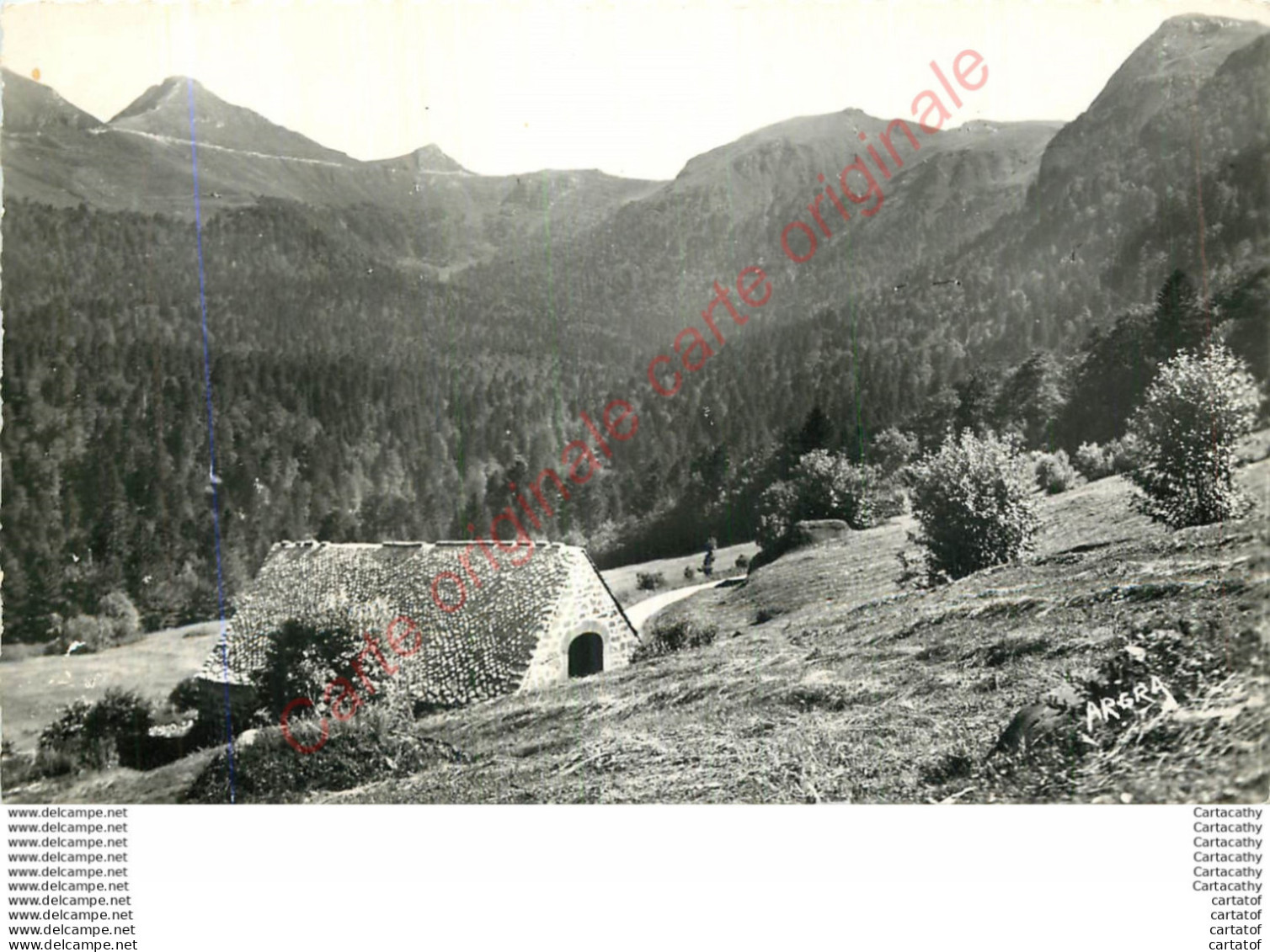 15.  Route De SALERS à MURAT .  Le Cirque De Falgoux . Le Puy Mary . - Murat