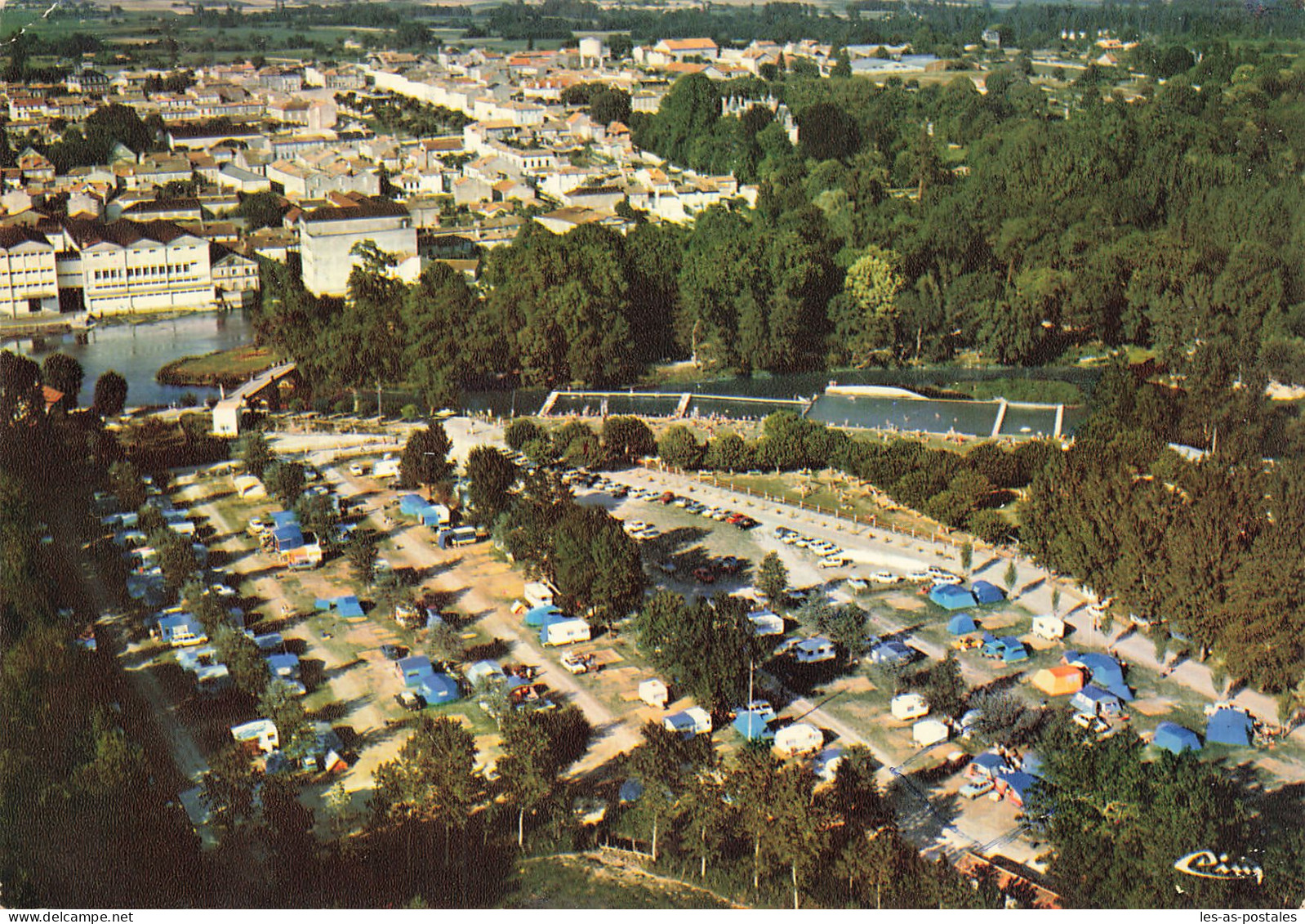 16 JARNAC TERRAIN DE CAMPING - Jarnac