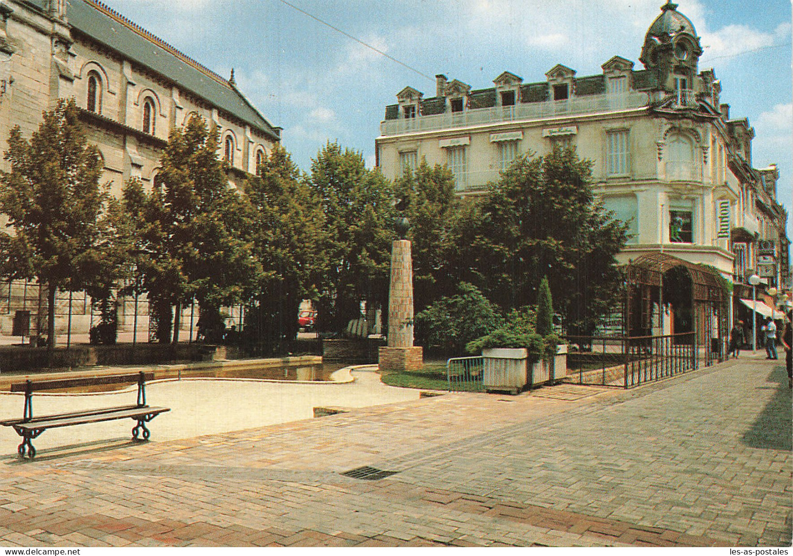 16 ANGOULEME PLACE SAINT MARTIAL - Angouleme