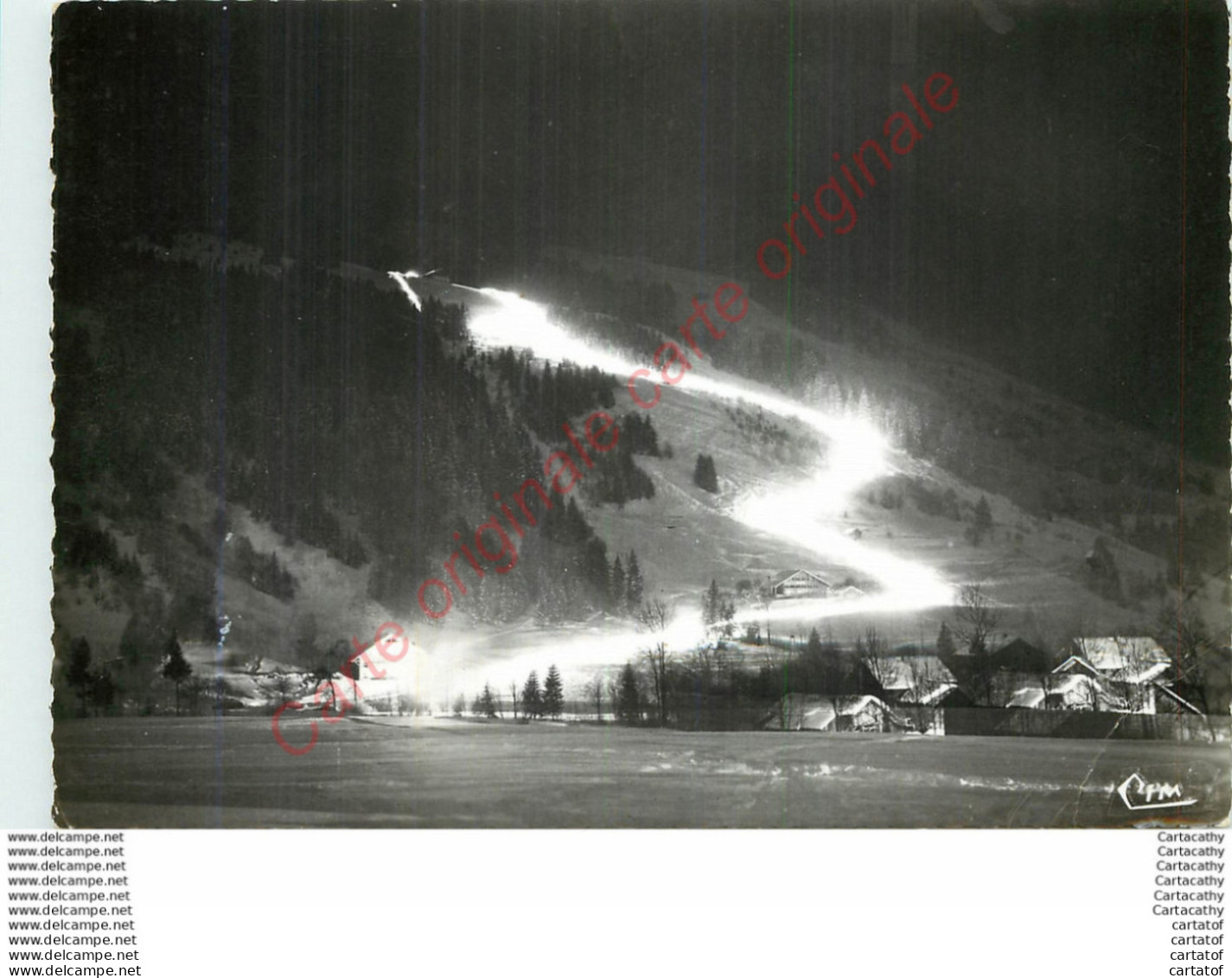 74.  LA CHAPELLE D'ABONDANCE .  La Descente Aux Flambeaux Par Les Moniteurs De Ski . - La Chapelle-d'Abondance