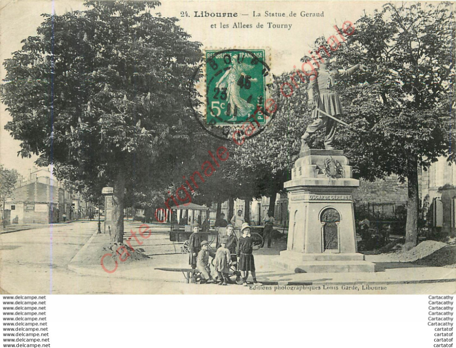 33.  LIBOURNE . La Statue De Geraud Et Les Allées De Tourny . - Libourne