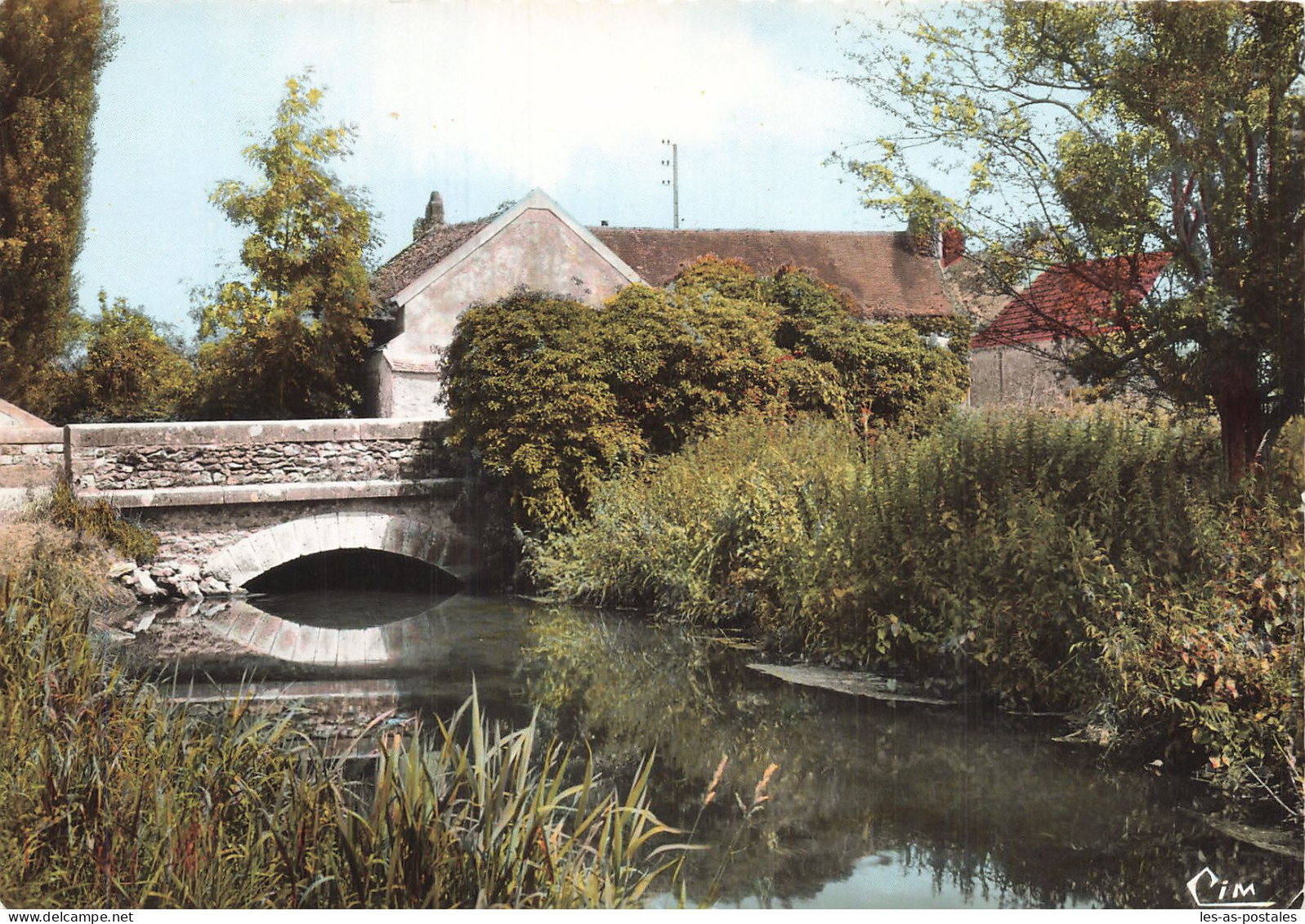 77 PERTHES EN GATINAIS PONT SUR L ECOLE - Perthes