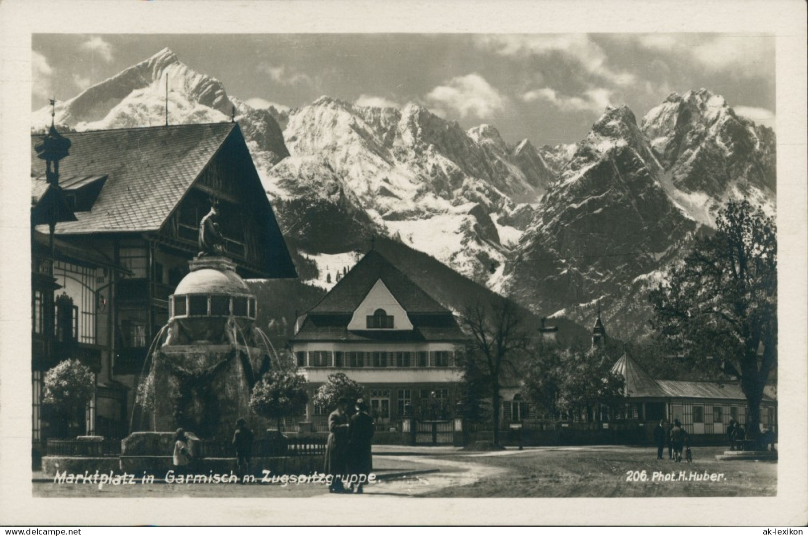 Garmisch-Partenkirchen Marktplatz, Personen Vor Brunnen, Wasserspiele 1935 - Garmisch-Partenkirchen