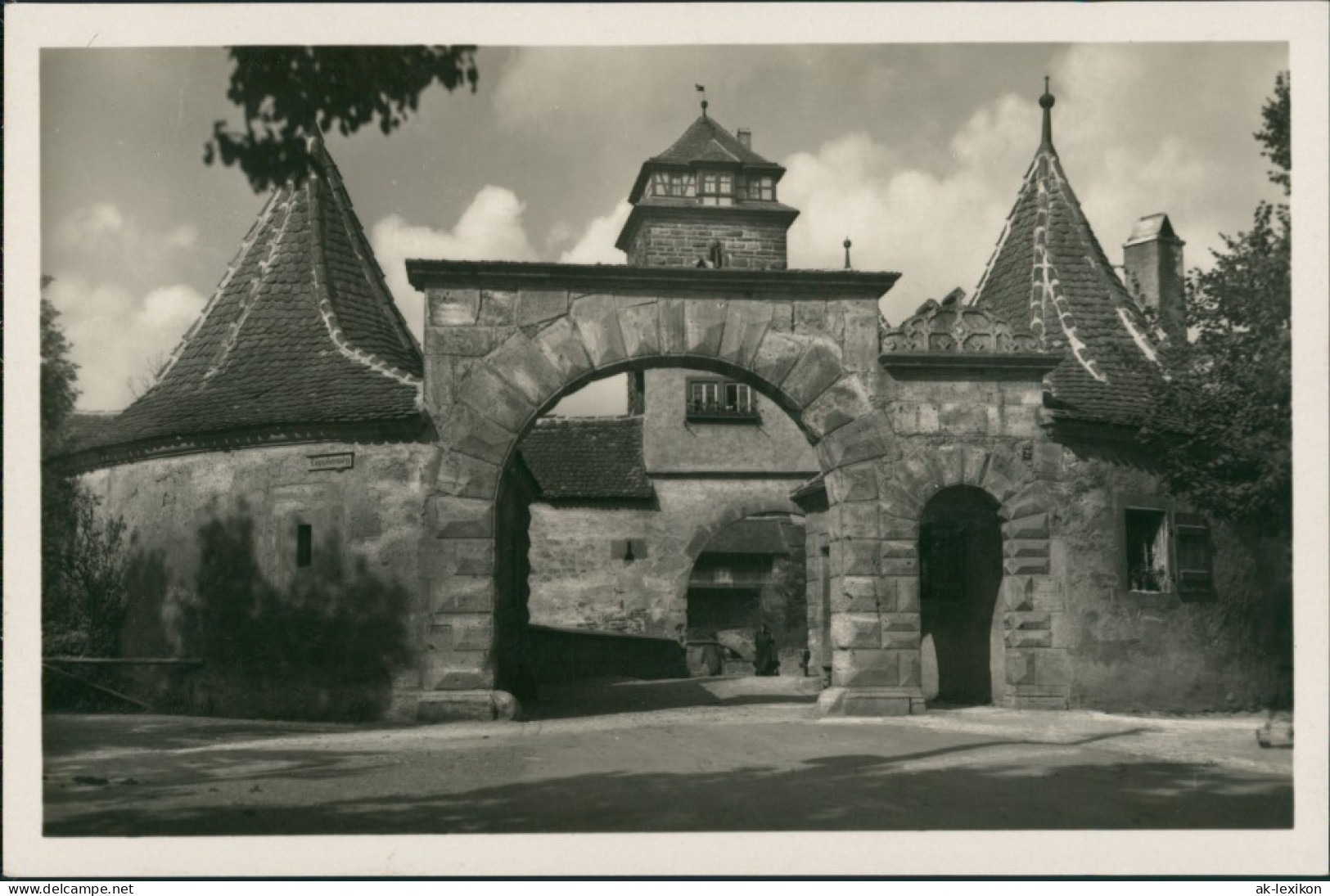 Rothenburg Ob Der Tauber Rödertor, Strassen Partie Mit Durchfahrt 1940 - Rothenburg O. D. Tauber