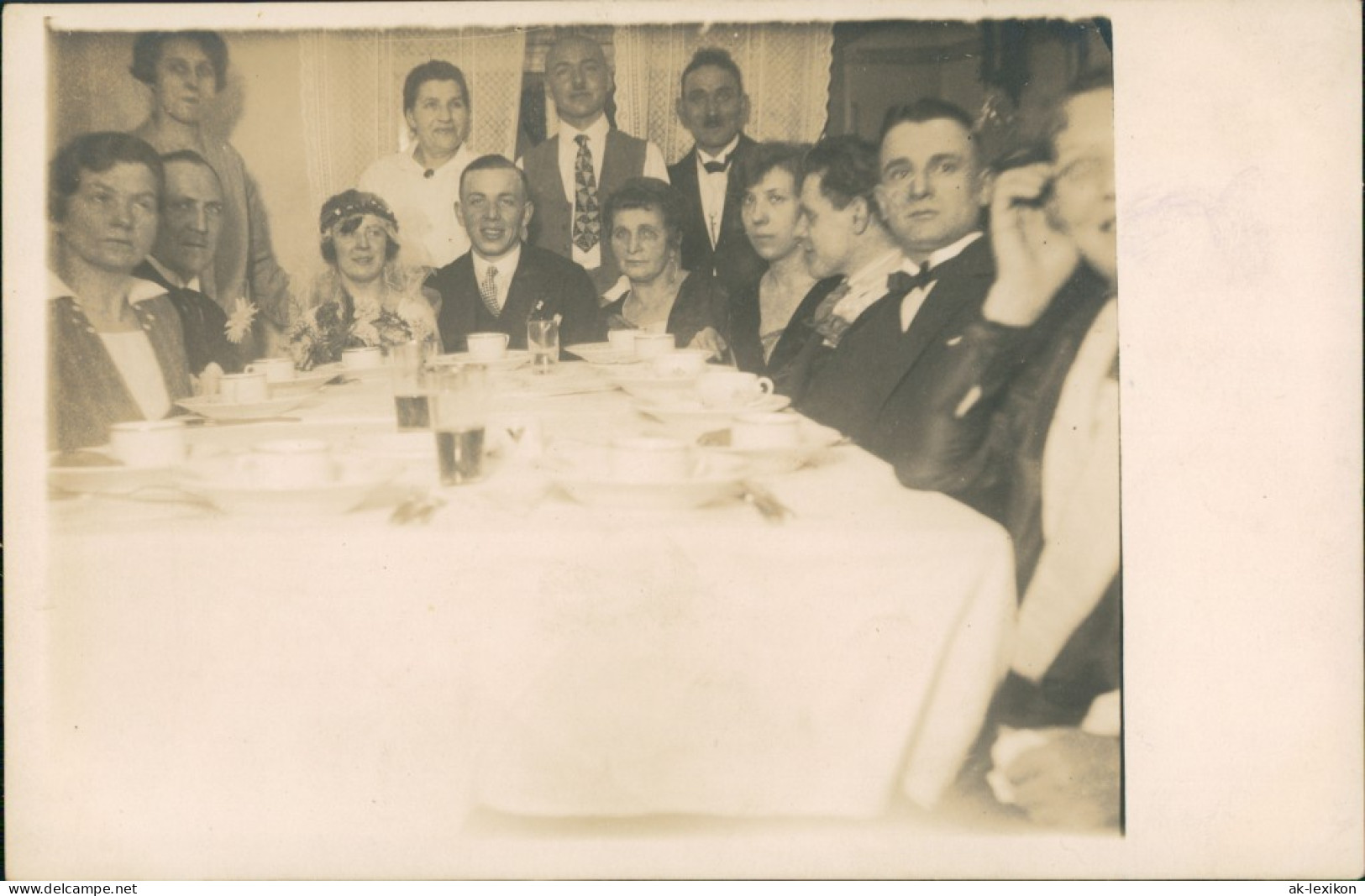 Foto  Hochzeit - Gruppenfotos Am Tisch 1932 Privatfoto - Matrimonios