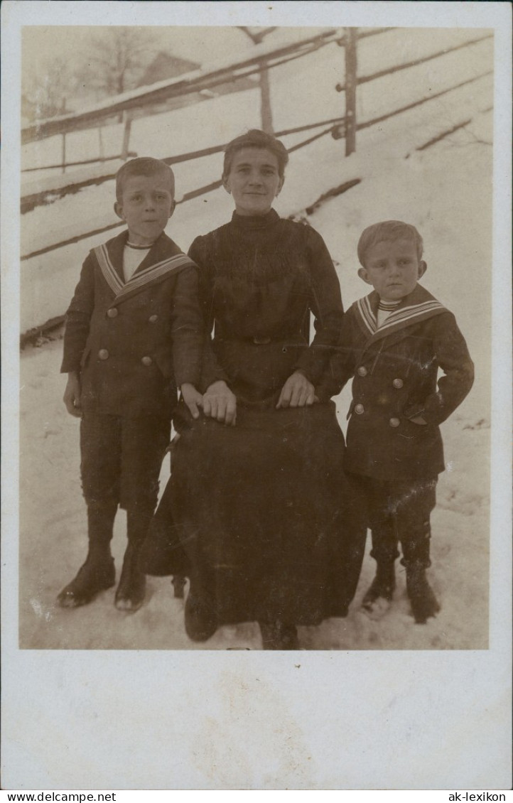 Mutter Und Kinder Am Hang Winter Matrosenanzug Zeitgeschichte 1922 - Groupes D'enfants & Familles