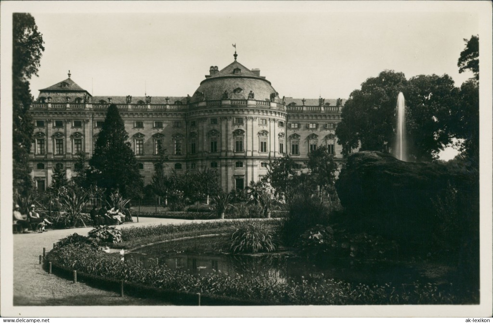 Ansichtskarte Würzburg Residenzschloß, Gebäude Und Park Ansicht 1940 - Wuerzburg