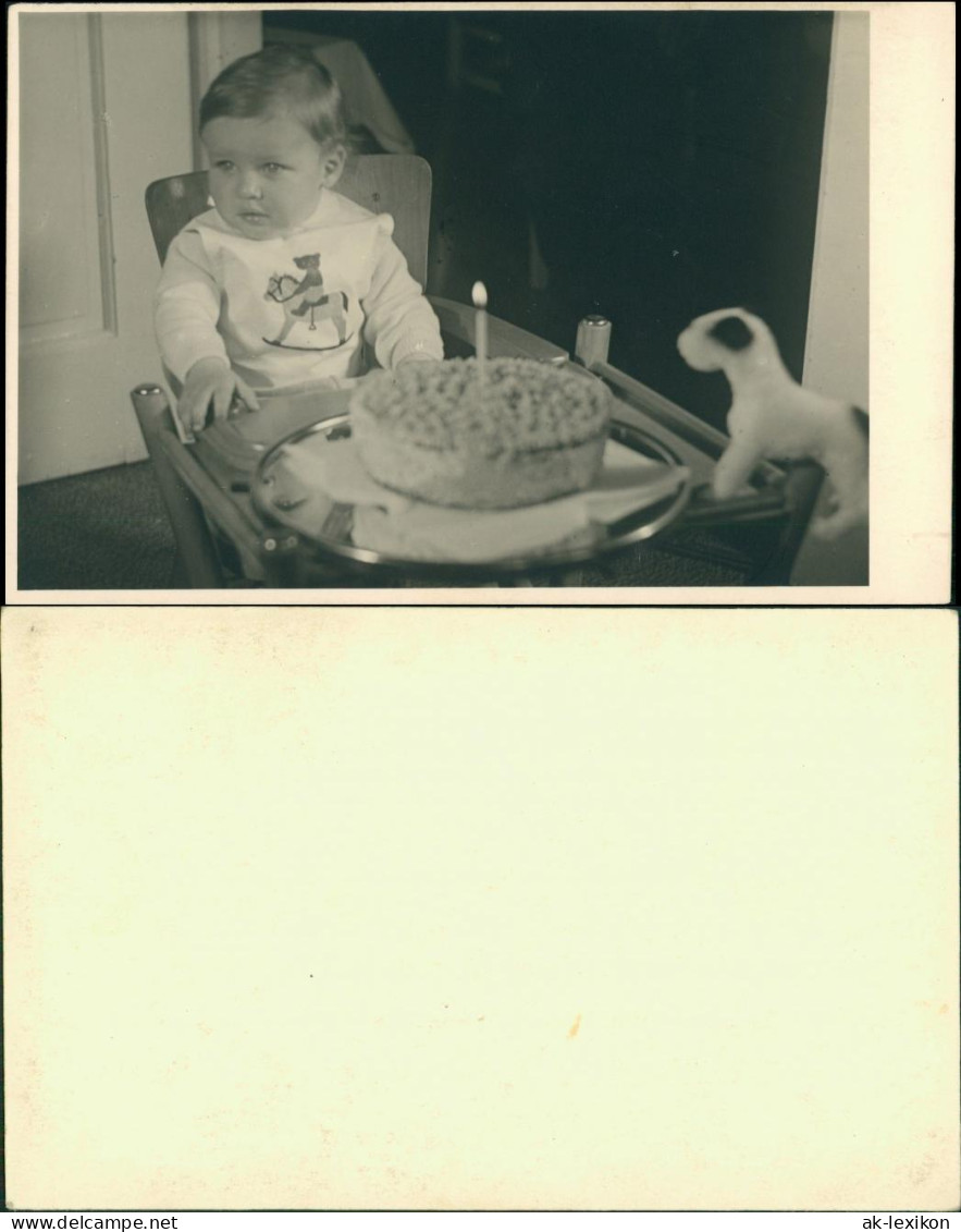 Foto  Kind Foto Erster Geburtstag, Torte, Hochstuhl 1950 Privatfoto - Portraits