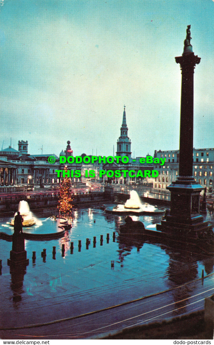 R484712 Trafalgar Square By Night. London. PT1098 - Autres & Non Classés