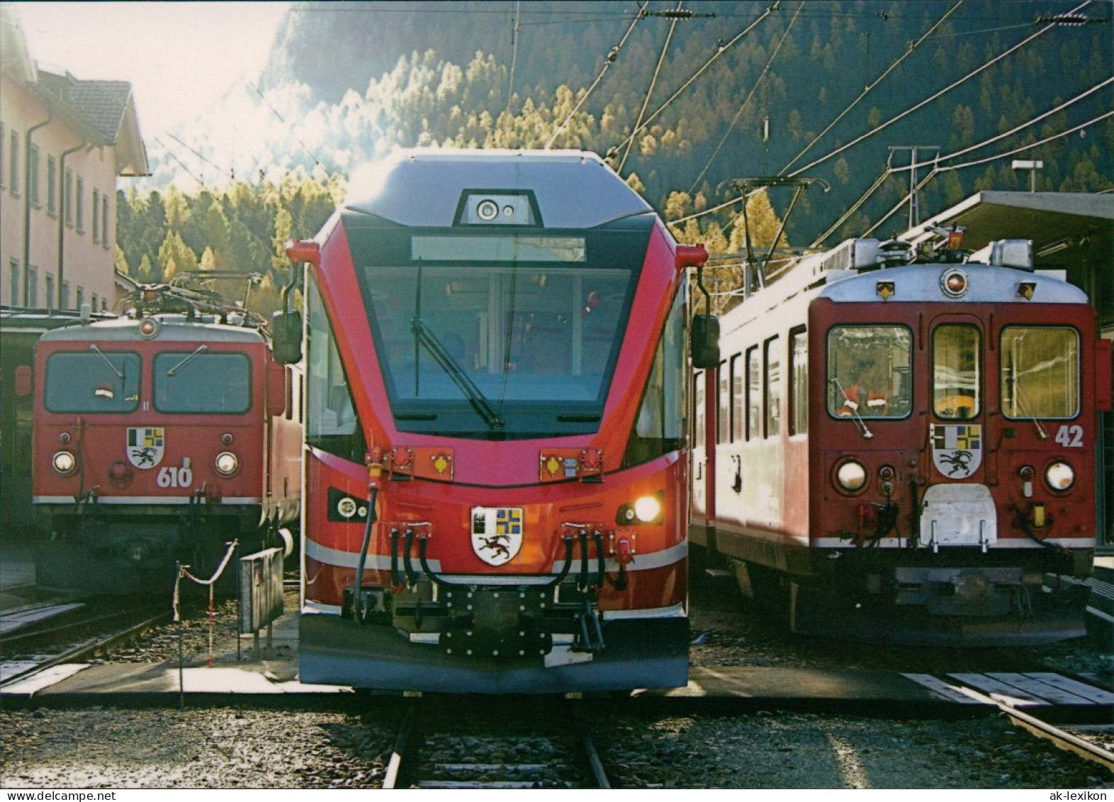 Ansichtskarte  "Viamala" Und Bernina-Triebwagen Im Bahnhof Pontresina 2009 - Trains