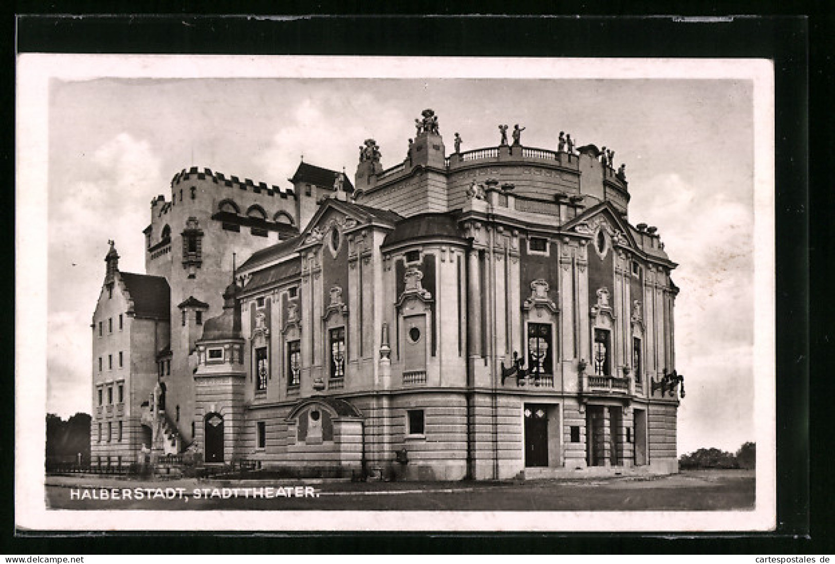 AK Halberstadt, Blick Auf Das Stadttheater  - Theatre