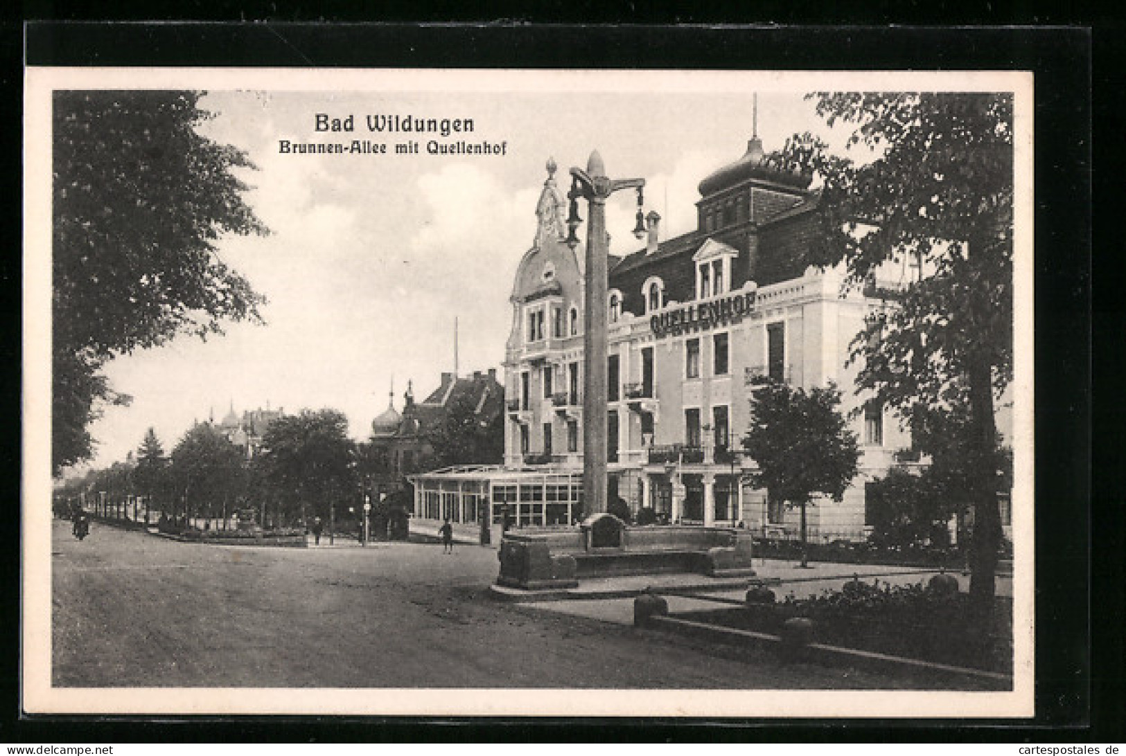 AK Bad Wildungen, Brunnen-Allee Mit Quellenhof  - Bad Wildungen