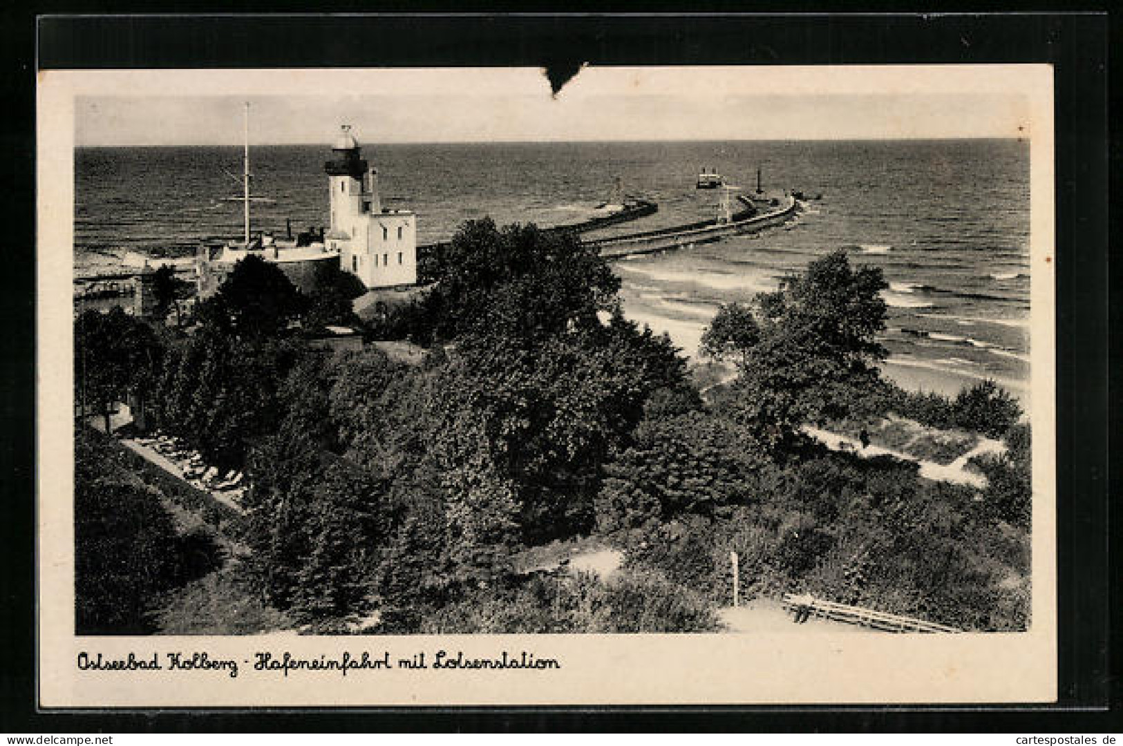 AK Kolberg, Hafeneinfahrt Mit Lotsenstation  - Pommern