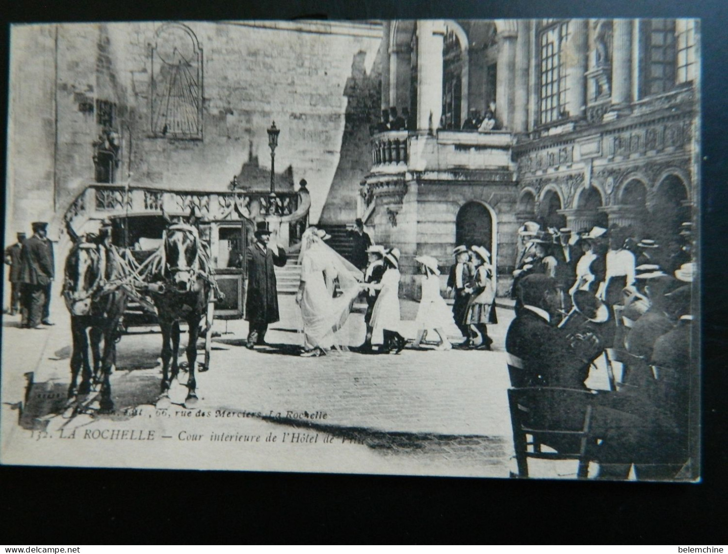 LA ROCHELLE                            COUR INTERIEURE DE L' HOTEL DE VILLE              MARIAGE - La Rochelle