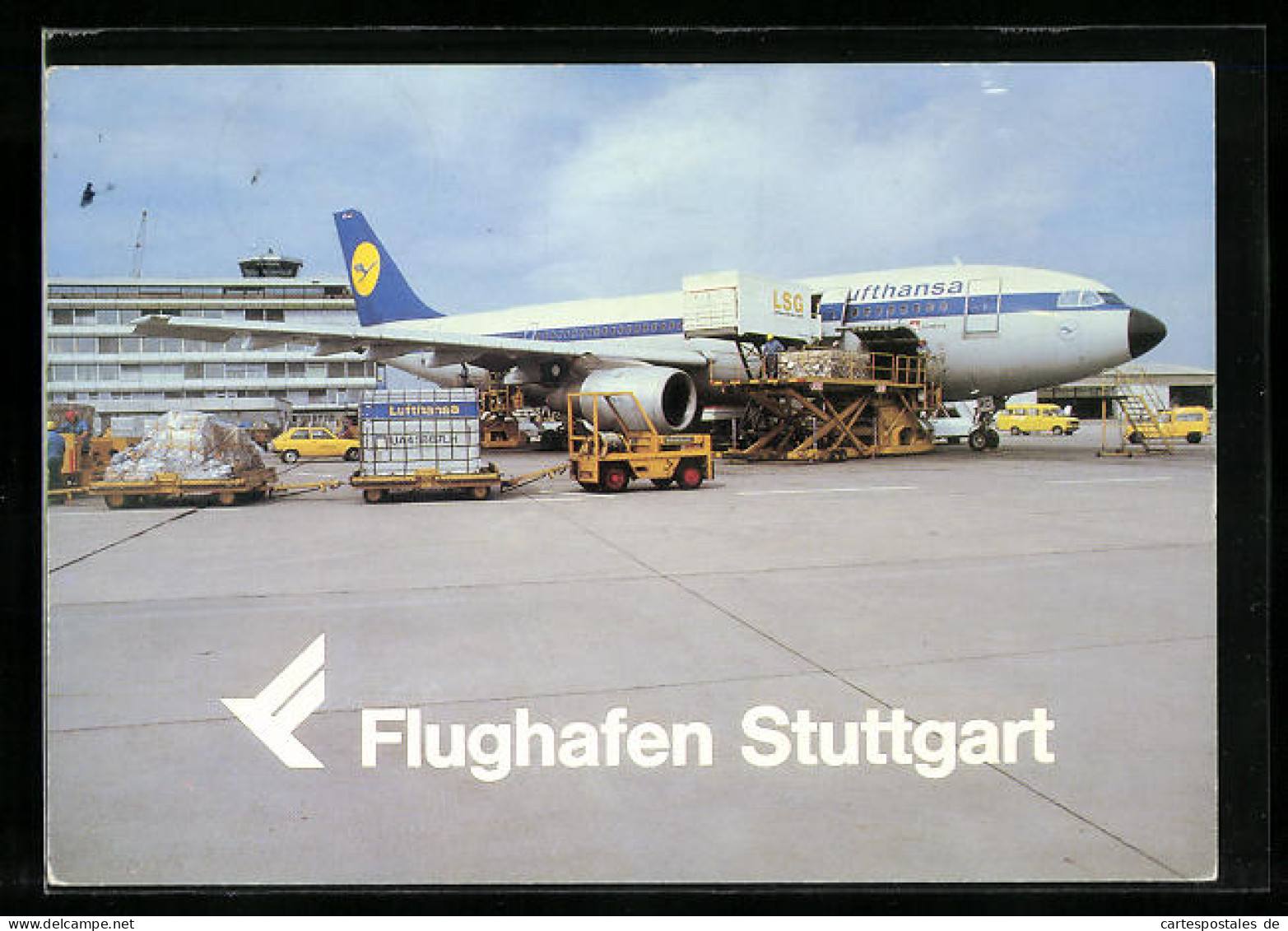 AK Stuttgart, Flughafen Mit Abfertigung Einer Lufthansa-Maschine  - Sonstige & Ohne Zuordnung