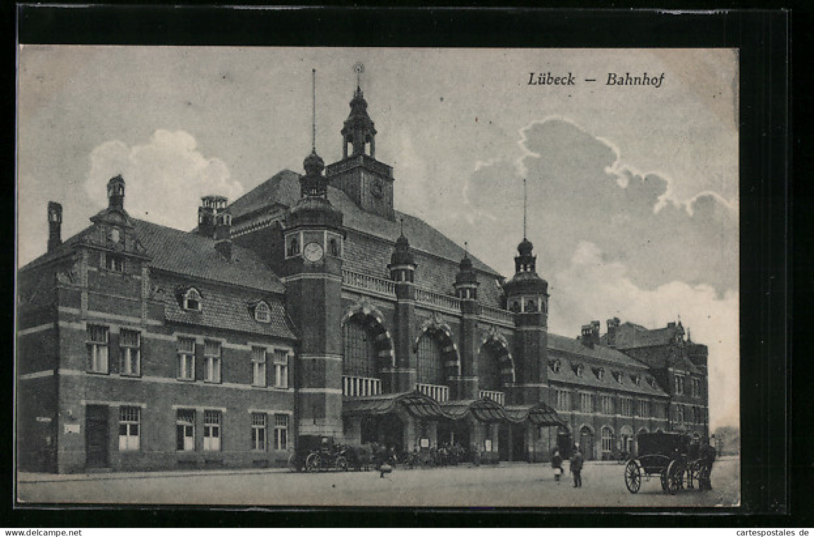 AK Lübeck, Bahnhof Mit Turmuhr  - Luebeck