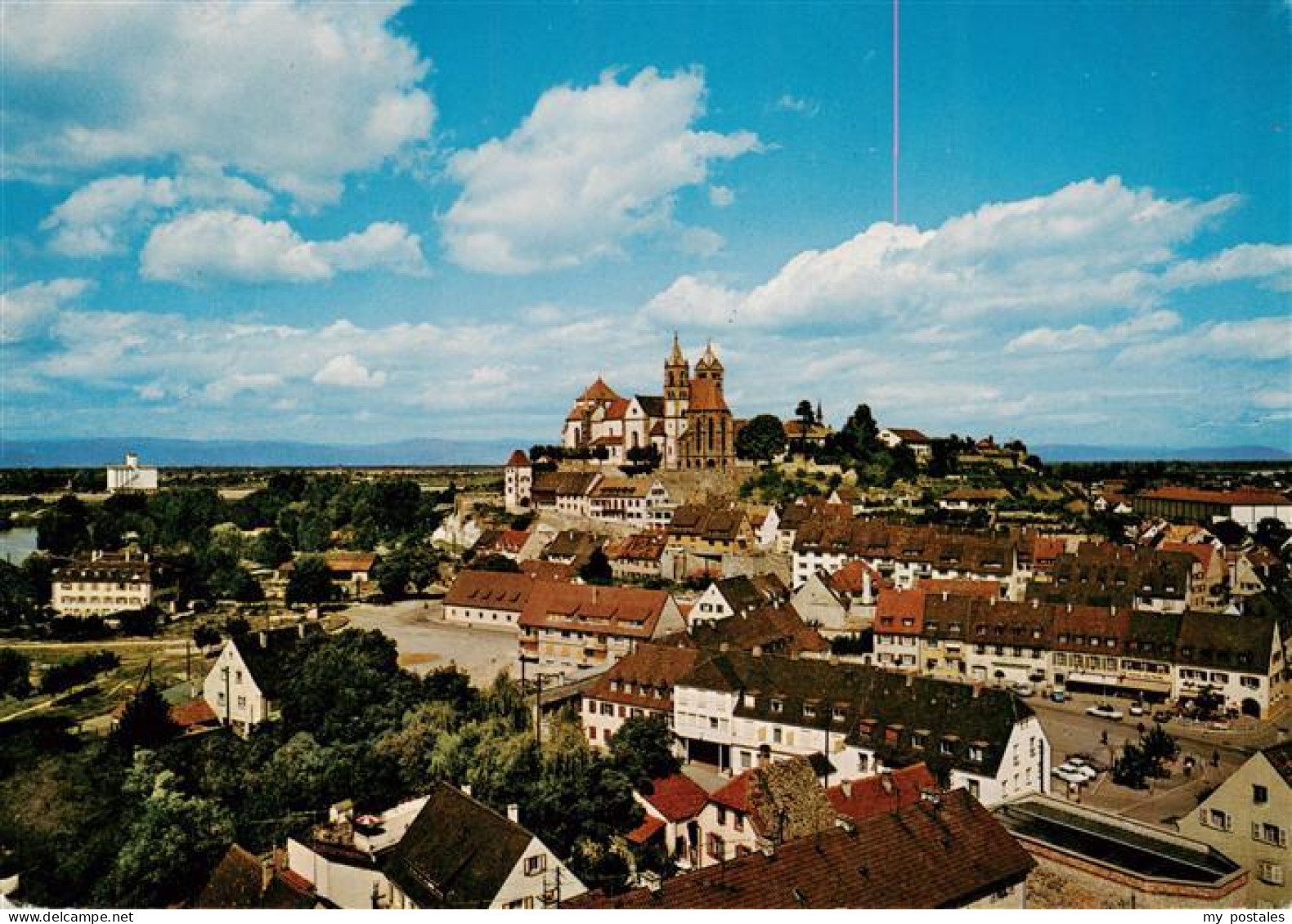 73930032 Breisach_Rhein Stadtpanorama Marktplatz Und Muensterberg - Breisach