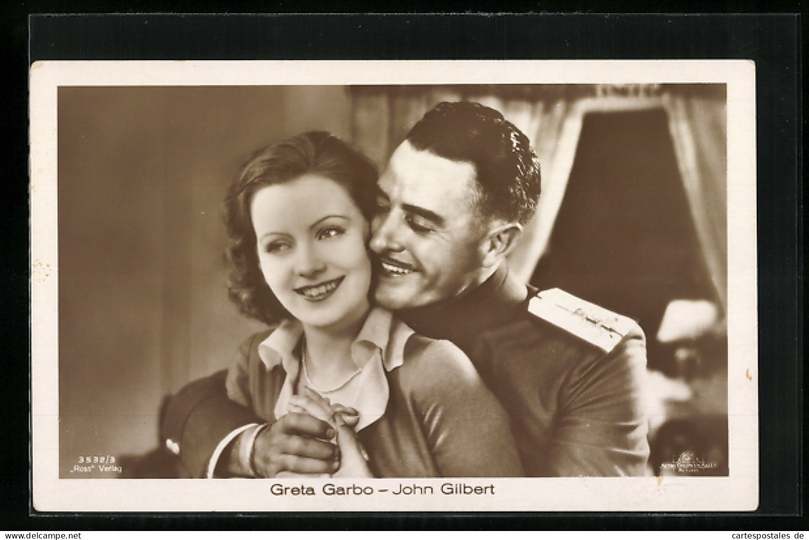 AK Schauspielerin Greta Garbo Und Schauspieler John Gilbert In Inniger Pose  - Actors