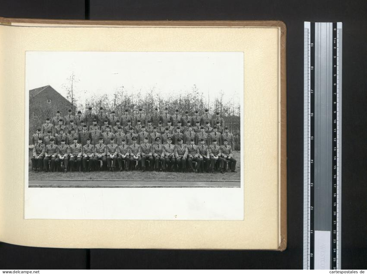 Fotoalbum mit 67 Fotografien Bundeswehr, Grundausbildung 1969, Panzer, NATO, Jugendlager, Uniform 