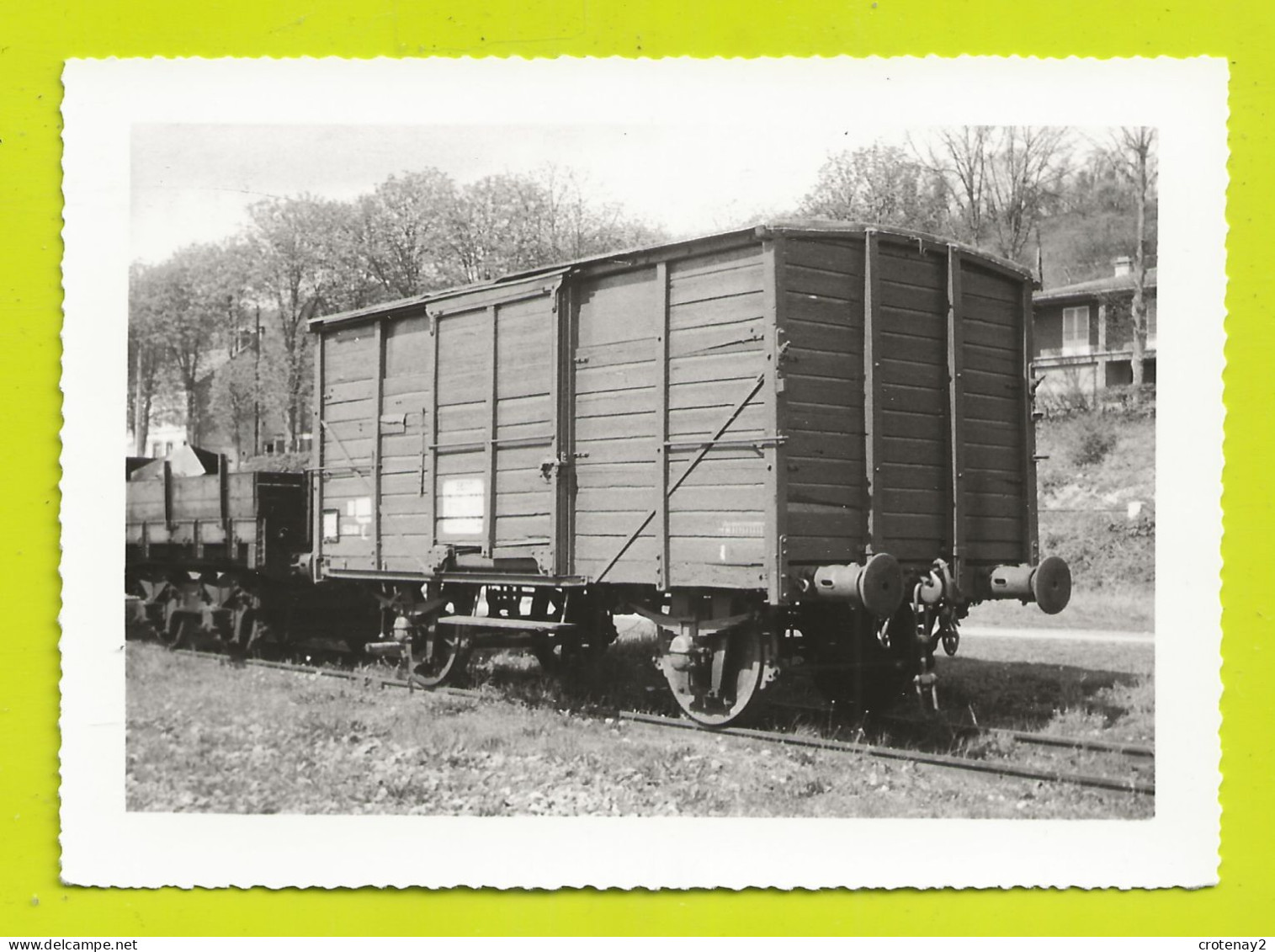 PHOTO Originale TRAIN Wagon Couvert Dans Les Années 60 Du Train RVB Entreprise SECO - Trains