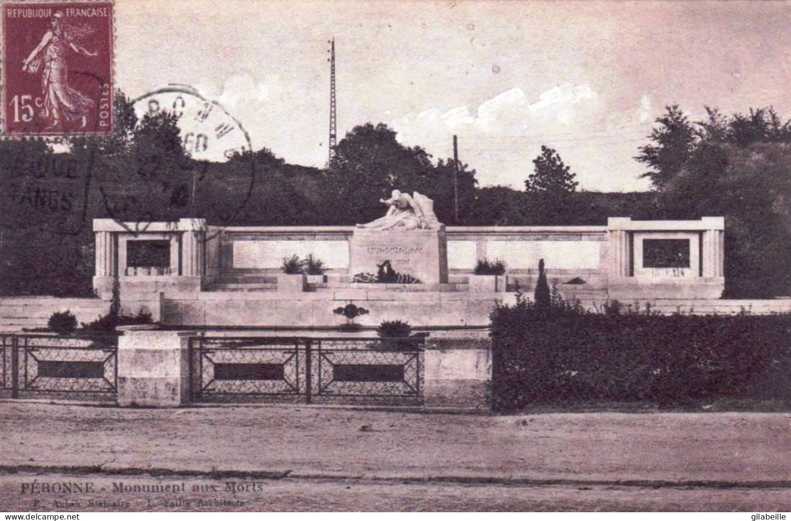 80 - Somme - PERONNE - Monument Aux Morts - Peronne