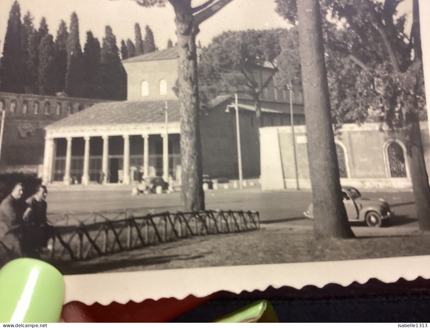 Photo Snapshot 1930 40 ITALIE  ROME - Basilique De Saint Laurent Hors Les Murs Homme, Assis,CITROEN Peugeot Voiture - Places