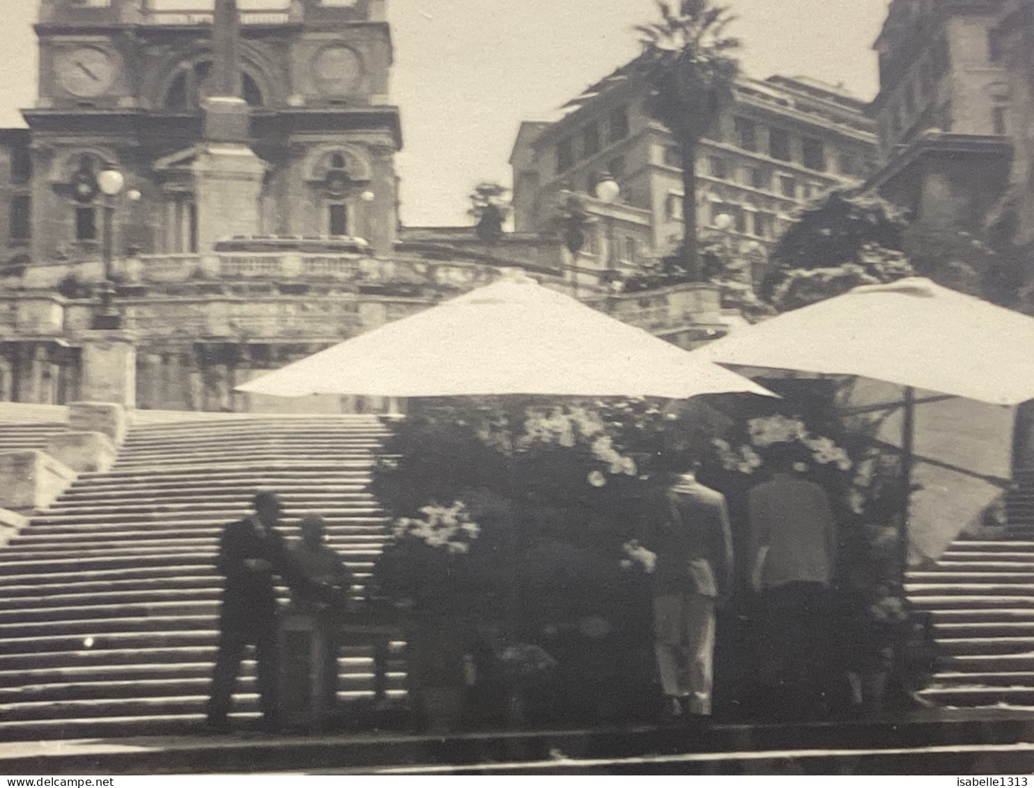 Photo Snapshot 1930 40 ITALIE ROME Place D’Espagne, Personne Sur Des Escaliers Devant Un Commerce De Fleurs Parasol - Places
