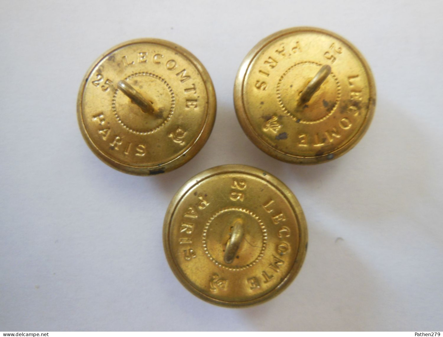 Lot De 3 Boutons Militaires Dorés 25mm Lecomte Paris - Boutons