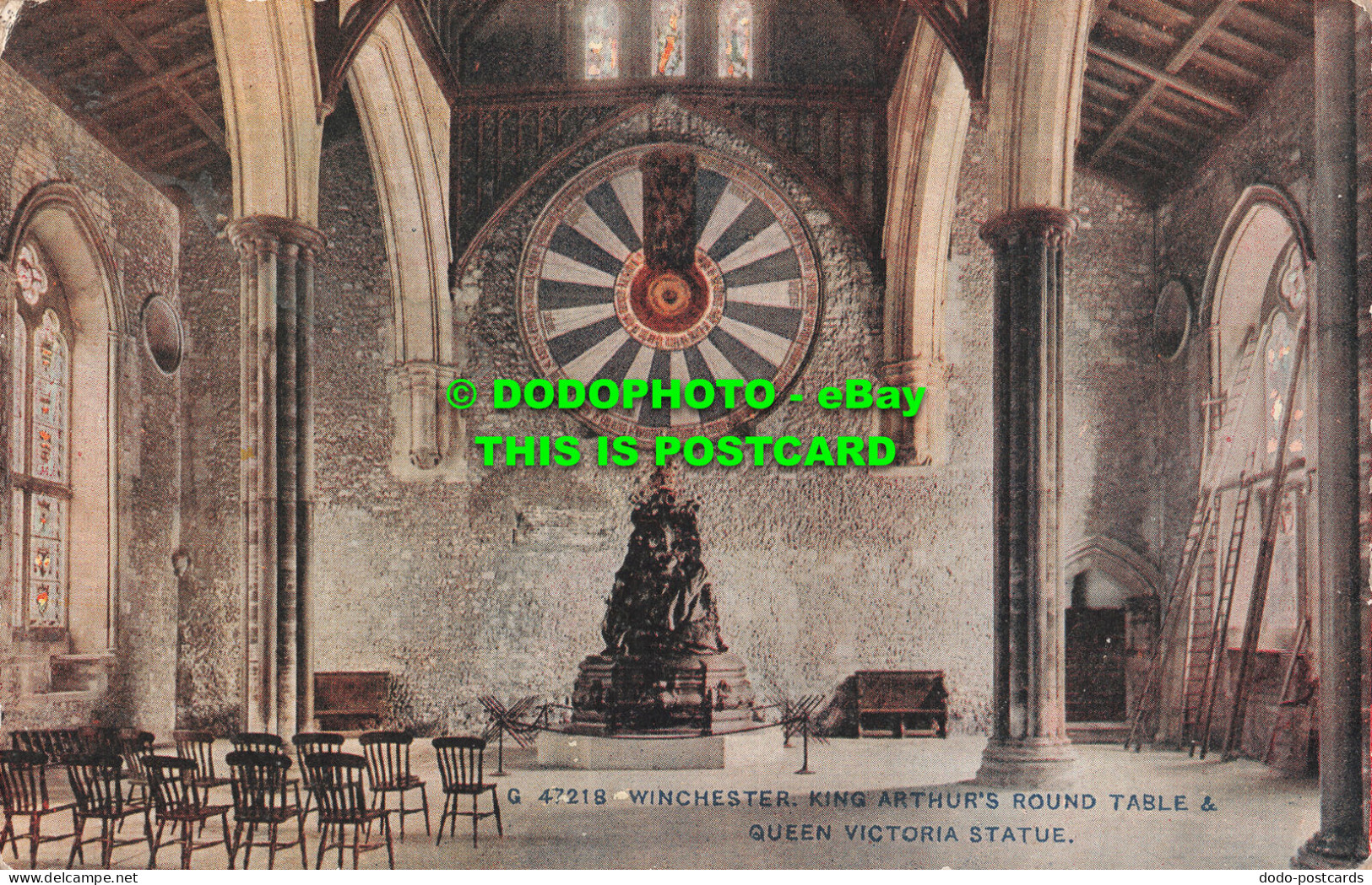 R485324 G. 47218. Winchester. King Arthurs Round Table And Queen Victoria Statue - Mondo