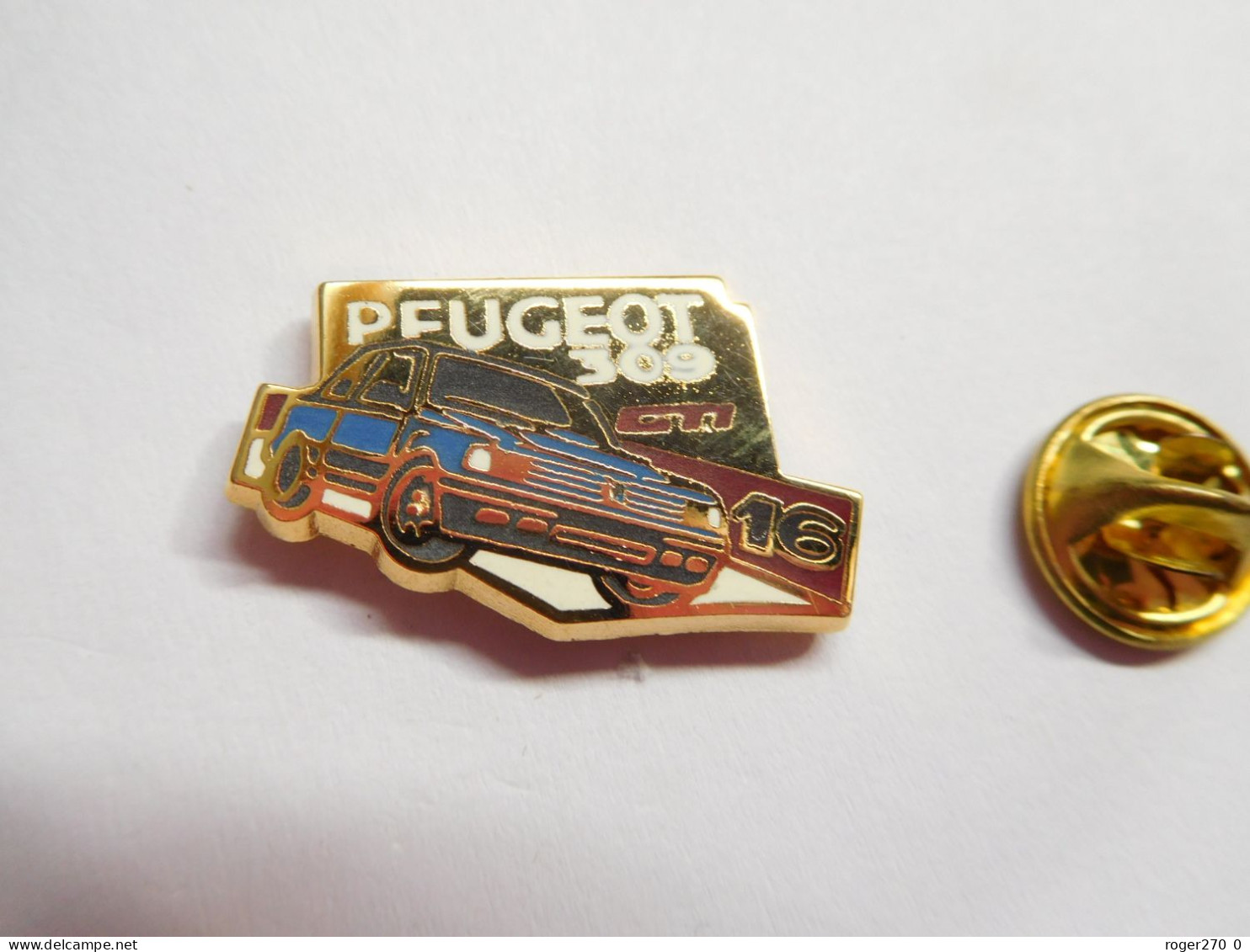 Beau Pin's En Zamac , Auto Peugeot 309 GTI 16 , Signé Hélium - Peugeot