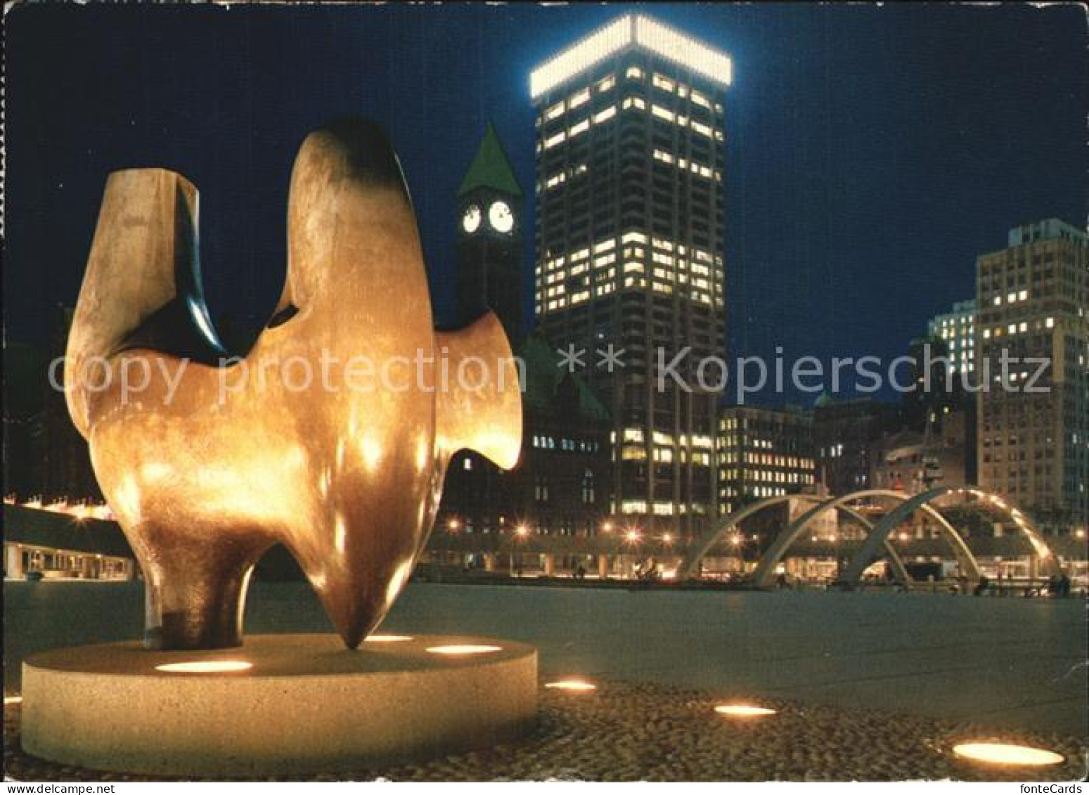 72413113 Toronto Canada Ontario Skulptur Henry Moore Stadtuhr Nachtaufnahme  - Non Classificati