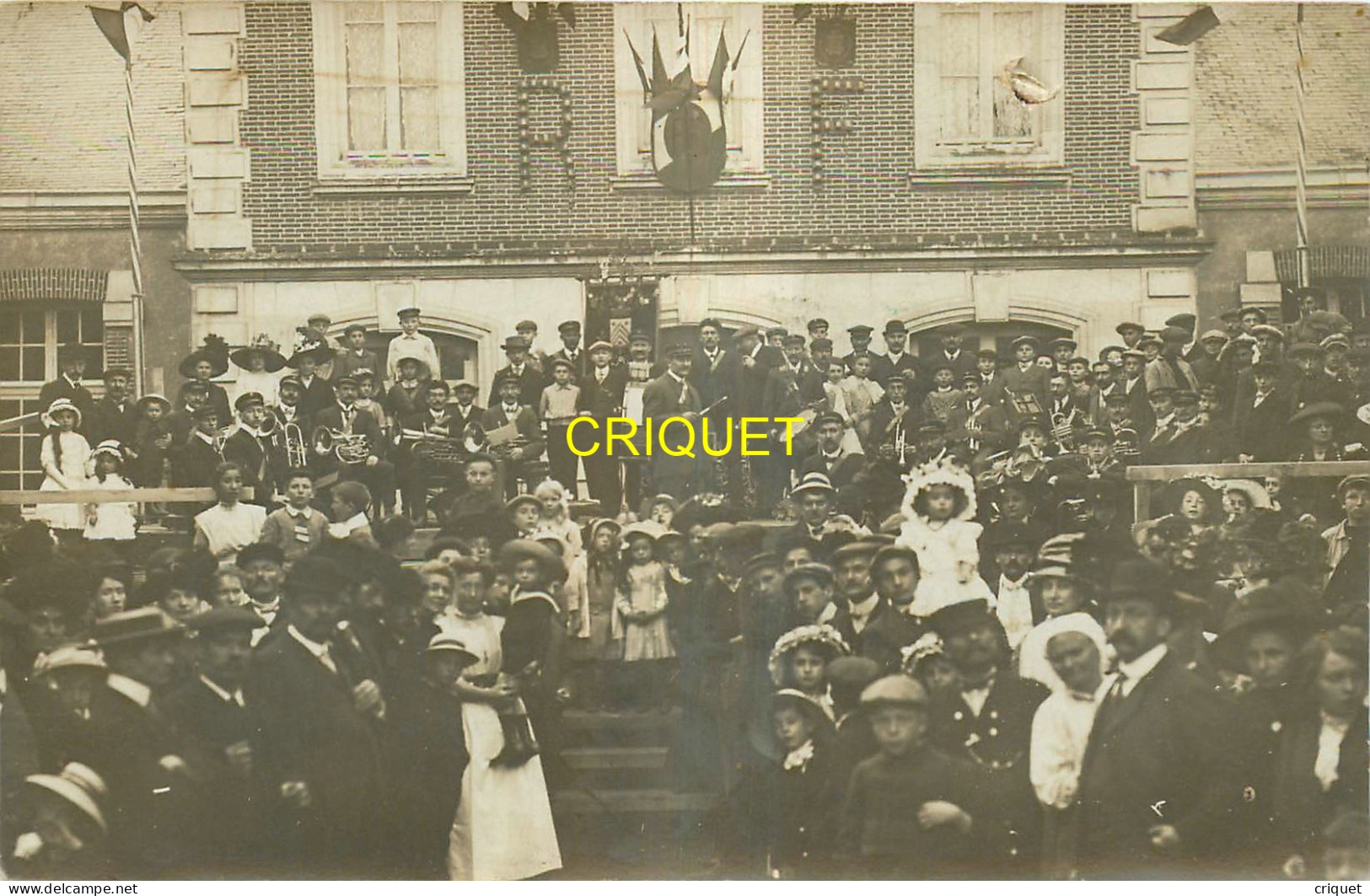 45 Ladon, Carte Photo D'une Fête Devant La Mairie - Other & Unclassified