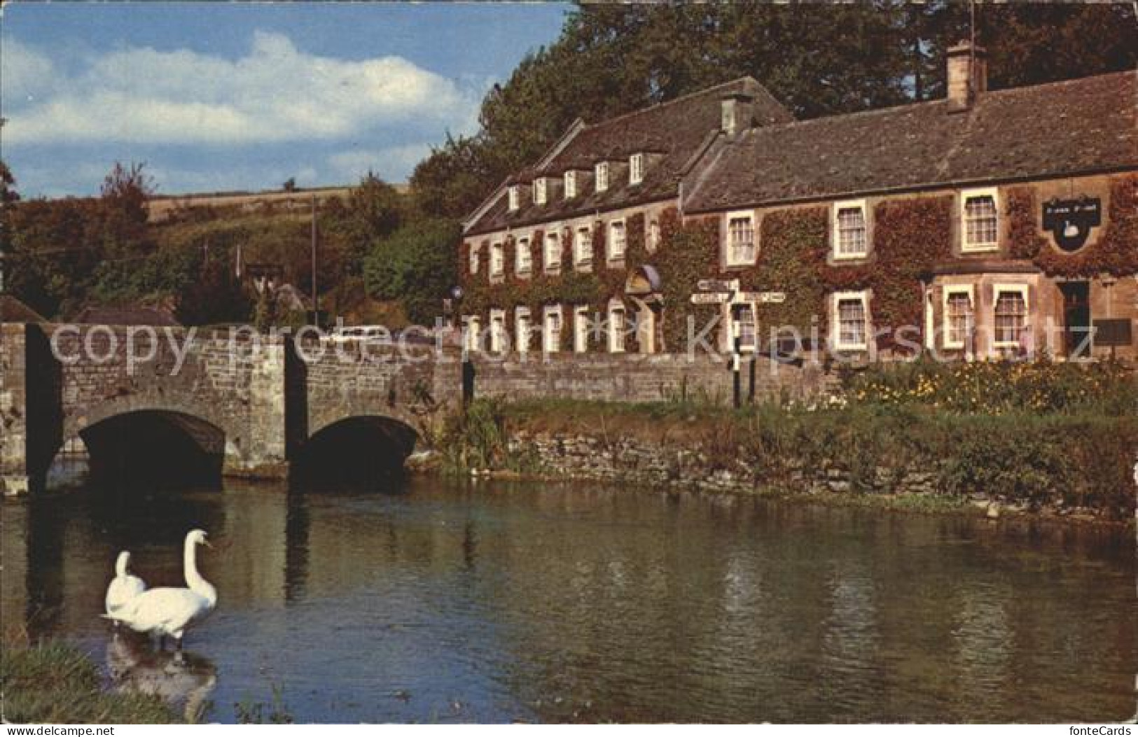 72393815 Bibury River Coln Bridge Swan  - Autres & Non Classés