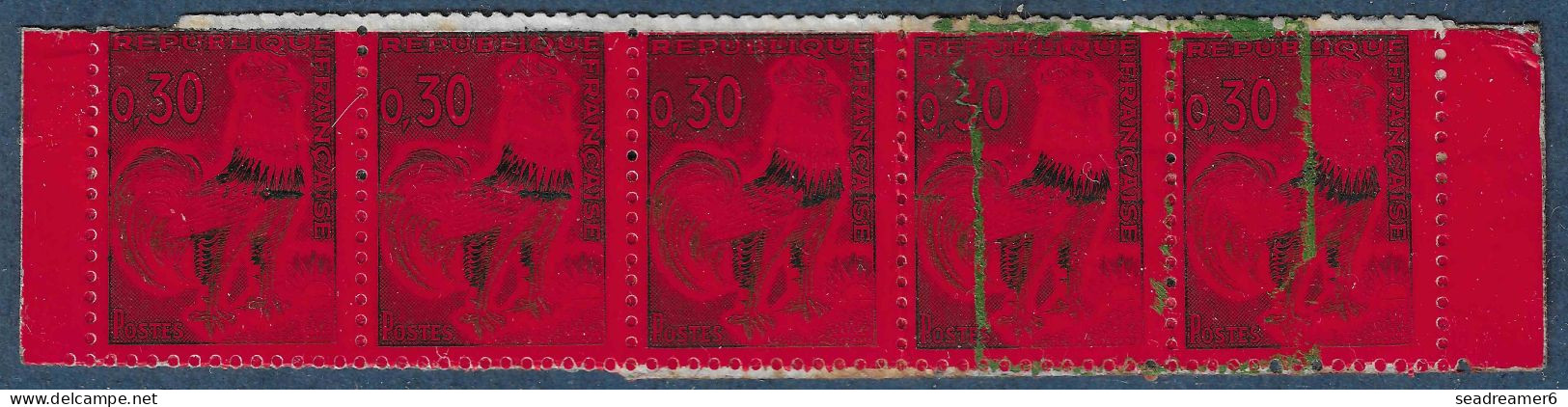 Coq DECARIS N°1331A 30c Bande De 5 Rouge Absent Spectaculaire Raccord De Feuille Rouge Au Scotch Plastique Signé CALVES - 1962-1965 Hahn (Decaris)