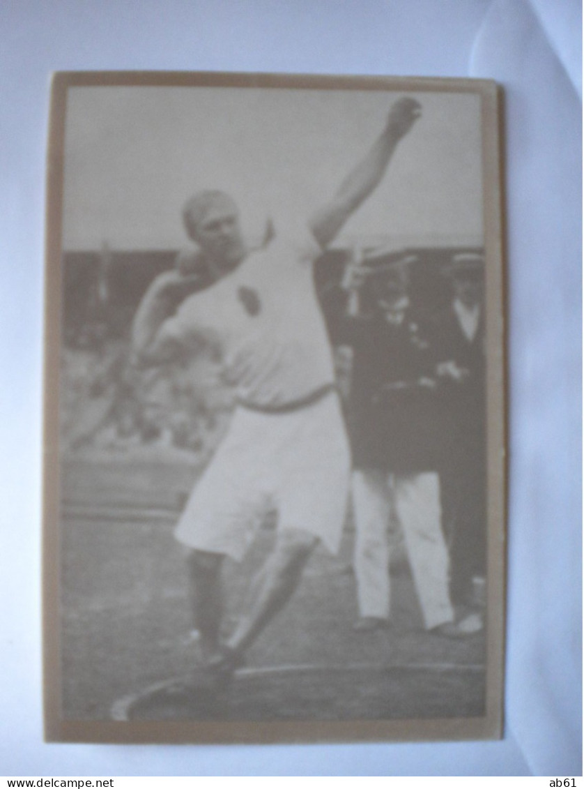 Carte Photo Du Finlandais ' Elmer Niklander ' Lancer Du Poids Au Jeu Olympiques De 1912 Neuve ' Tres Rare ' - Olympische Spiele