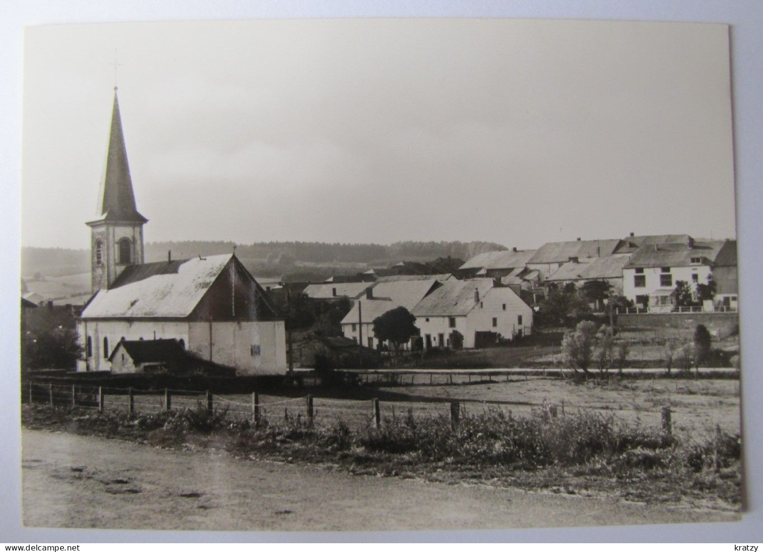 BELGIQUE - LUXEMBOURG - CHINY - SUXY - L'Eglise Et Le Lieu-dit "La Prieurée" - Chiny