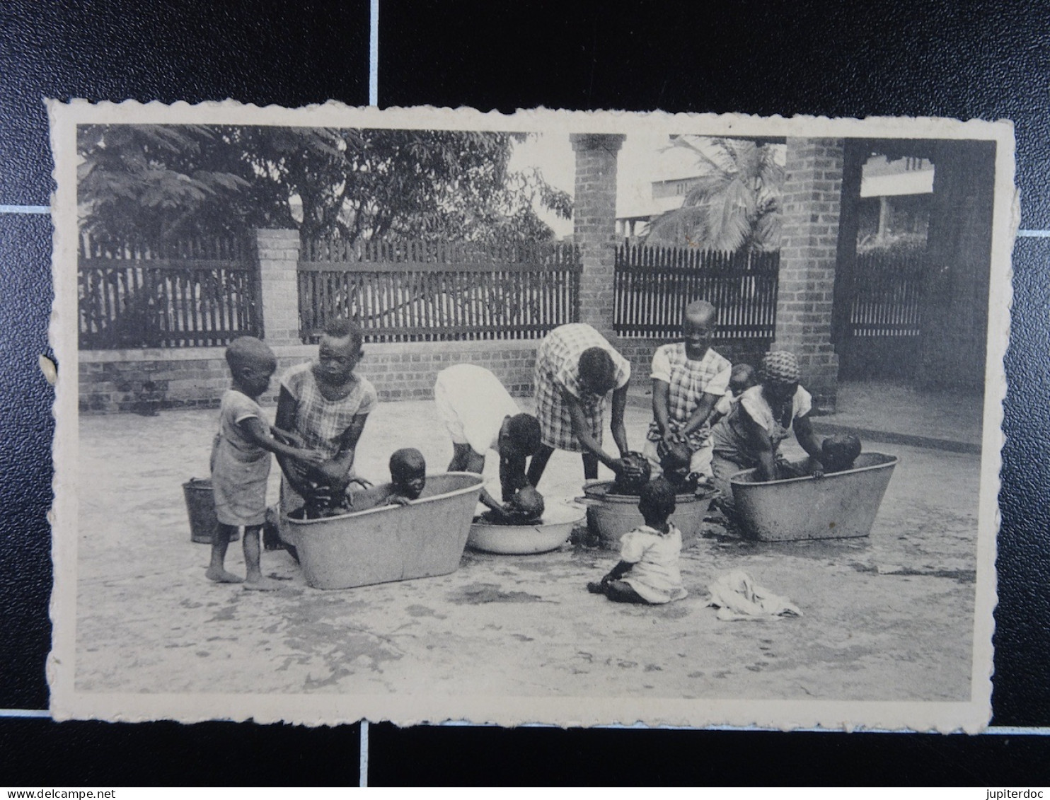 Mission Des Filles De Marie De Pesches Mangembo Le Bain En Plein Midi - Belgisch-Congo