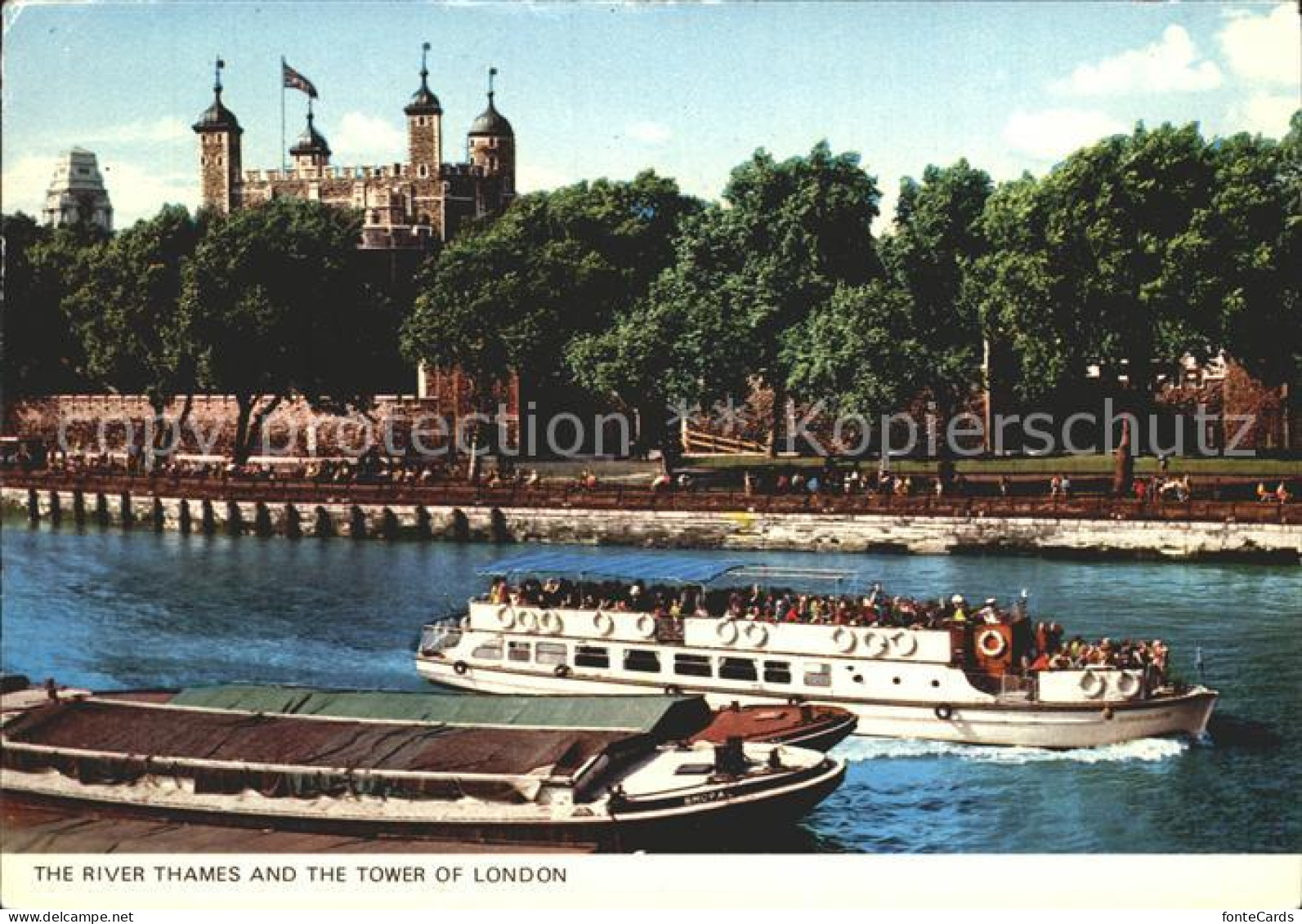 72316848 London The River Thames And The Tower Of London - Other & Unclassified