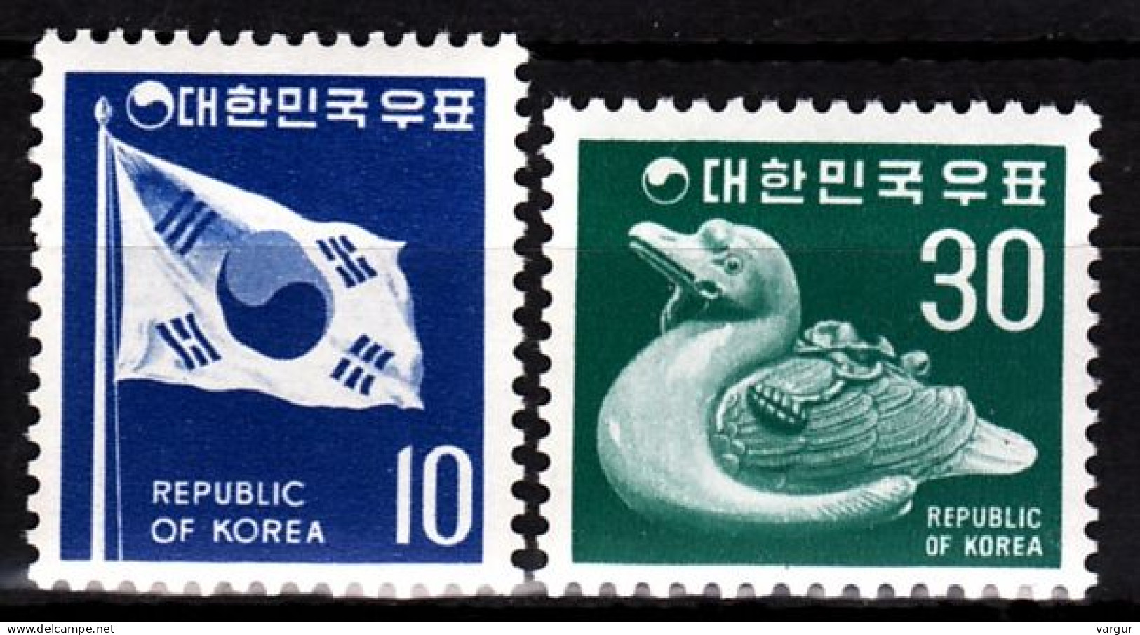 KOREA SOUTH 1970 Definitive: Flag, Duck-Vase. 2v, MNH - Porcelaine