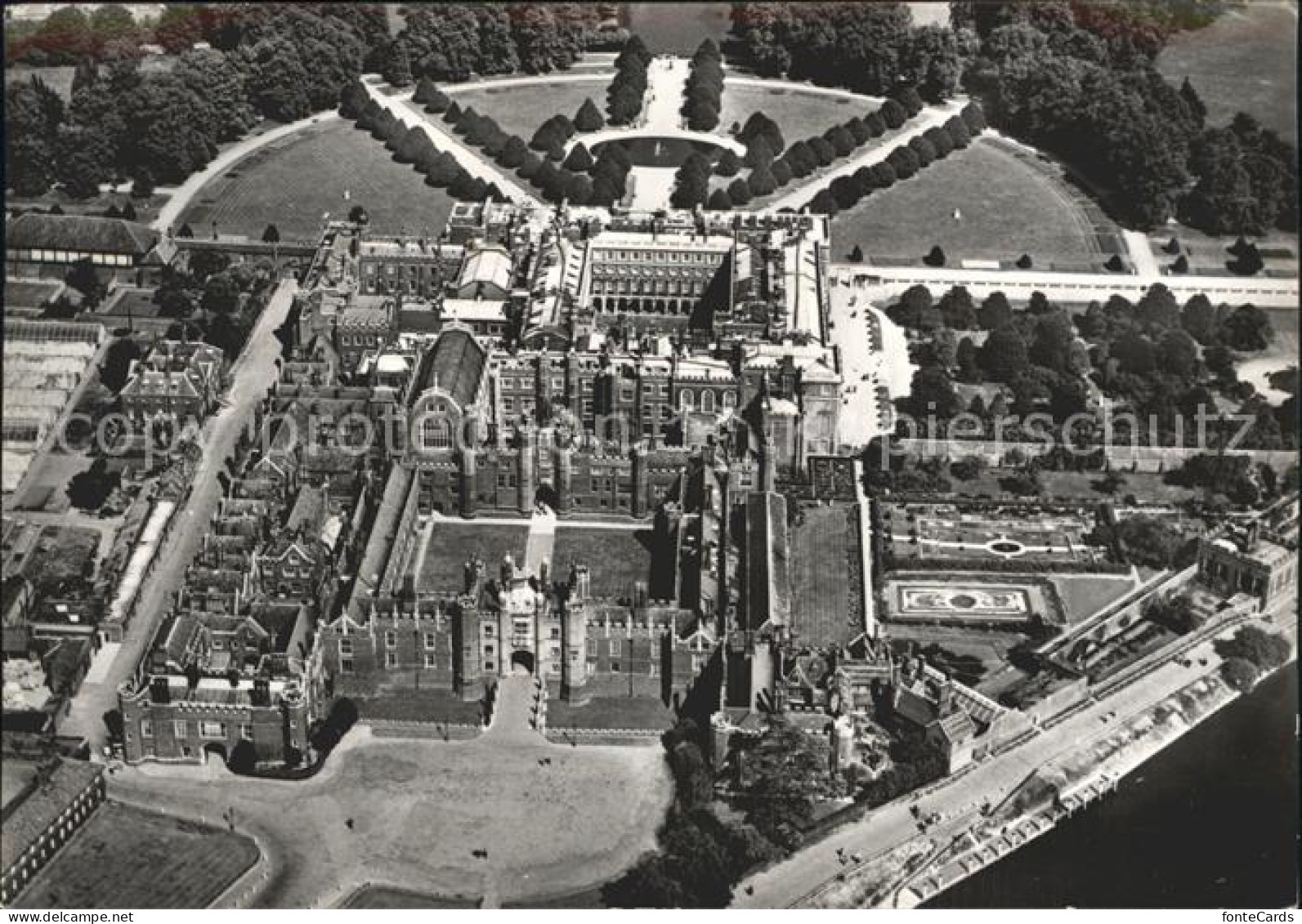72313873 Middlesex Hampton Court Palace Air View  - Altri & Non Classificati