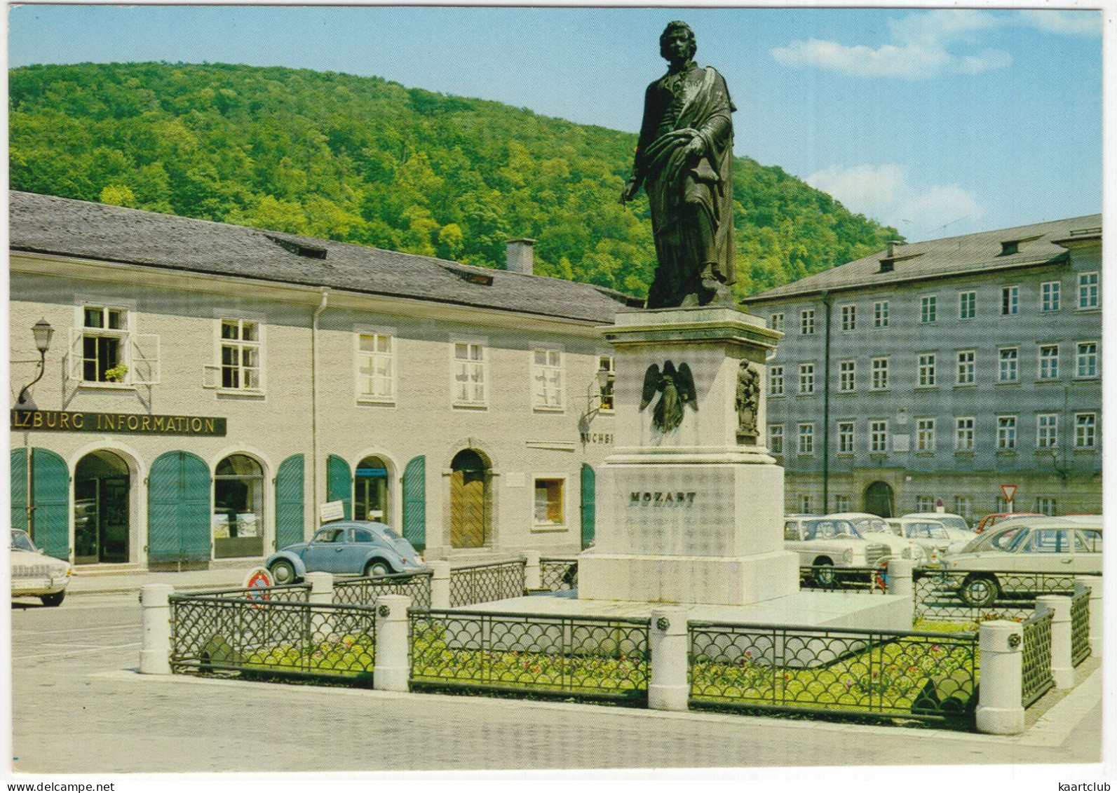 Salzburg: VW 1200 KÄFER/COX, FORD TAUNUS P5, MERCEDES W108/09, FIAT 124 - MOZART Denkmal - (Österreich/Austria) - Passenger Cars