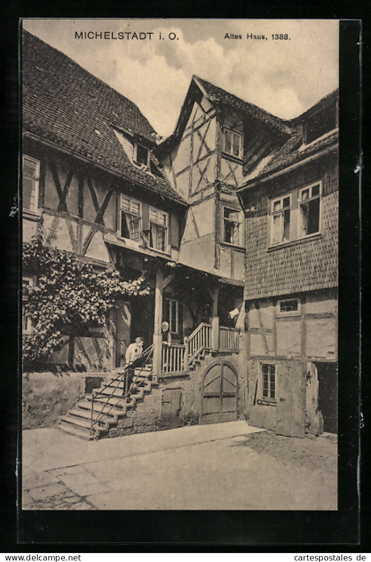 AK Michelstadt I. O., Anwohner Im Hof Eines Alten Hauses  - Michelstadt