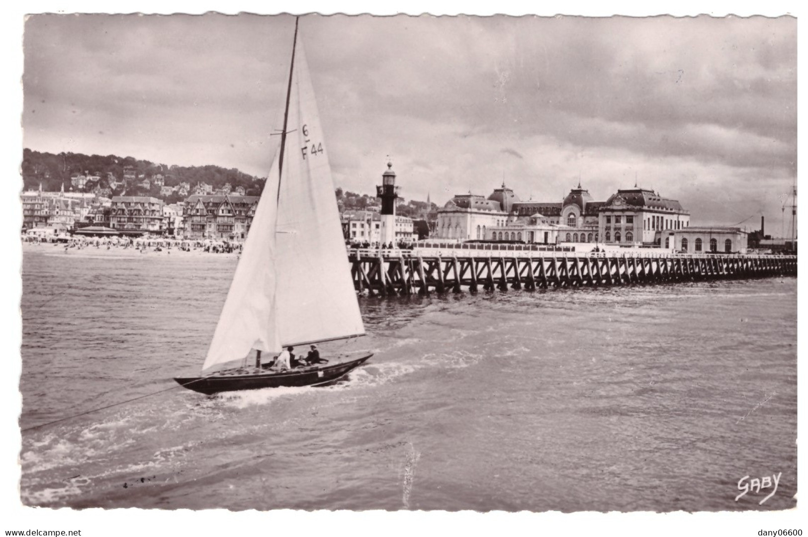 DEAUVILLE-TROUVILLE - Voilier à La Jetée  (carte Photo Animée) - Deauville