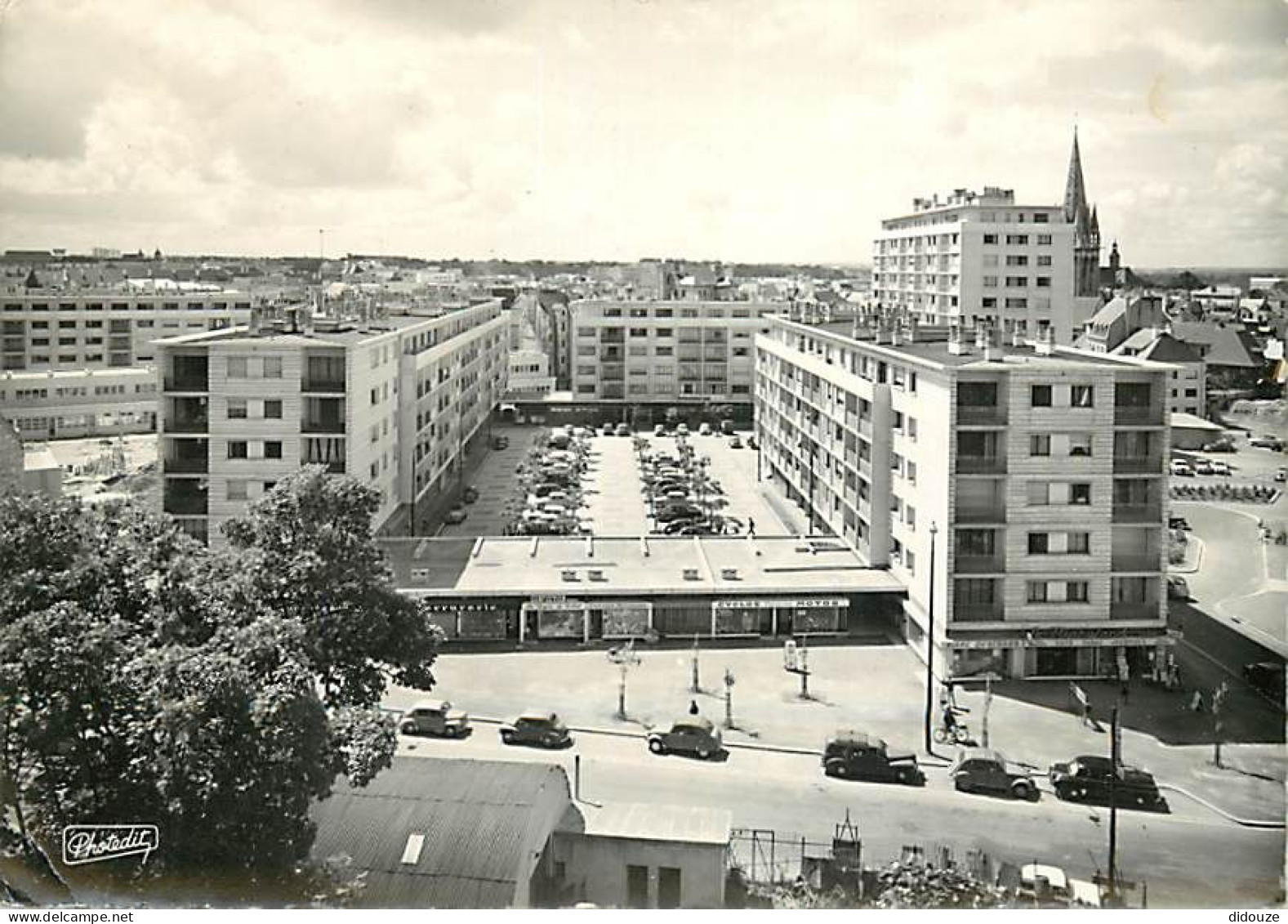 14 - Caen - Les Quatrans - Automobiles - Immeubles - Mention Photographie Véritable - CPSM Grand Format - Etat Léger Pli - Caen