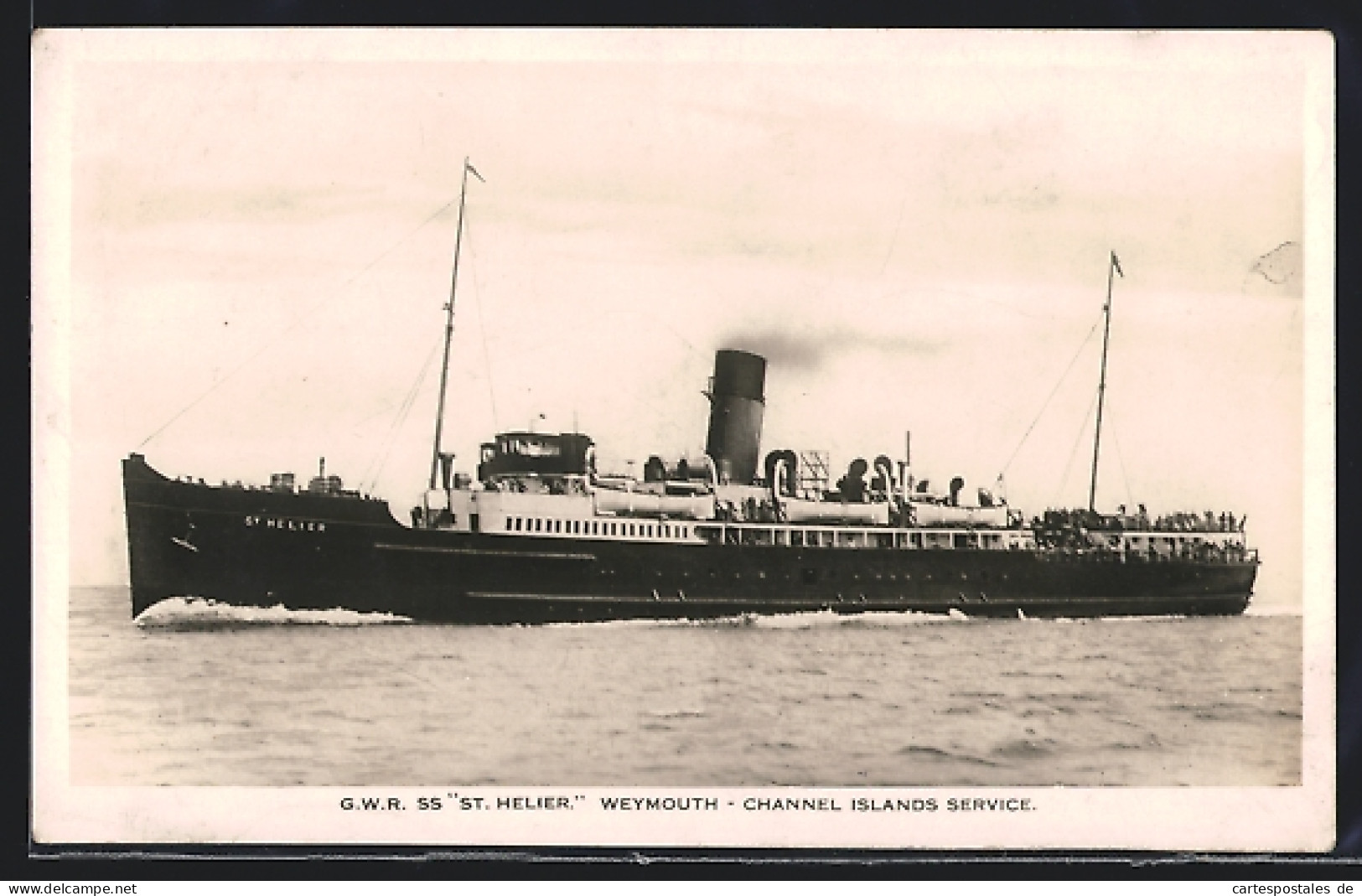 AK Passagierschiff SS St. Helier Auf See  - Paquebots